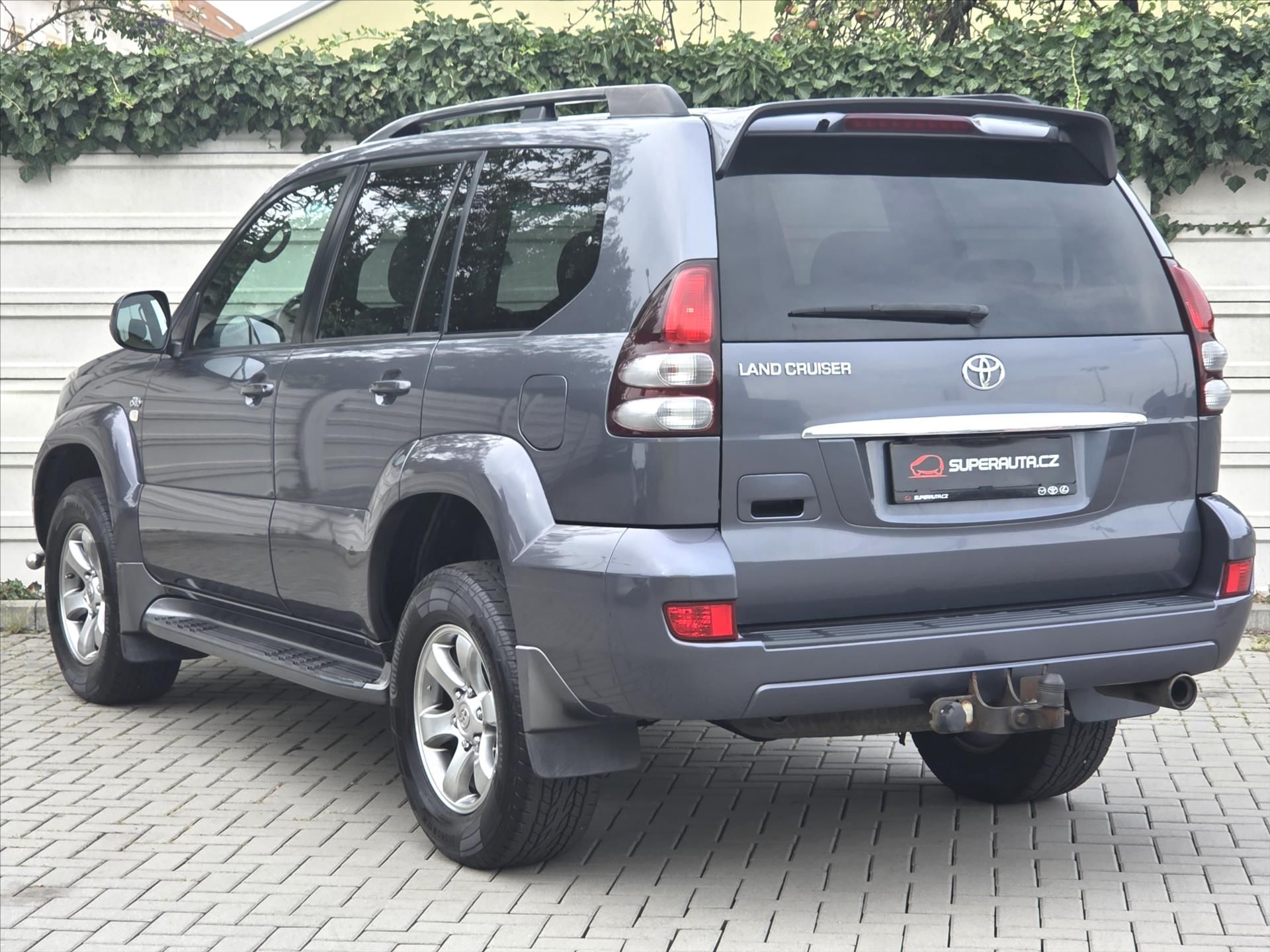 Toyota Land Cruiser, 3,0 D-4D 127kW 8-míst ČR 1.maj - fotka 4