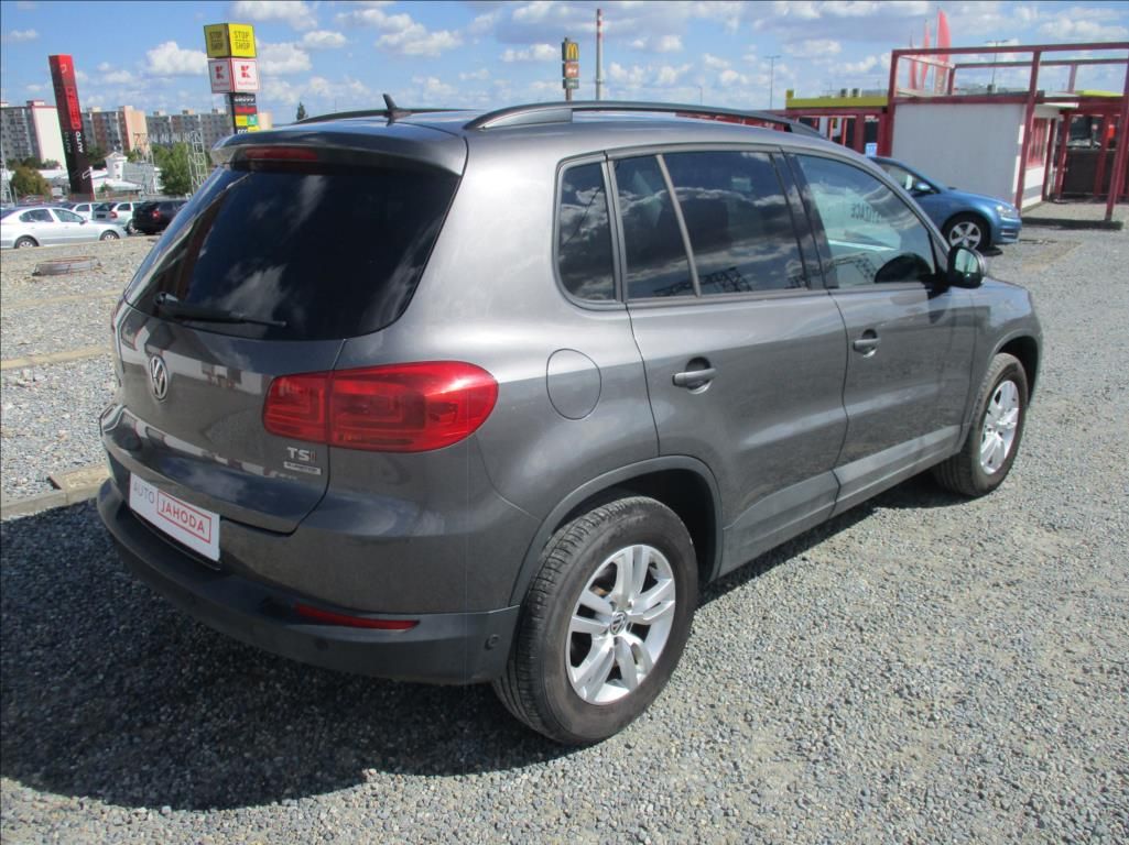 Volkswagen Tiguan, 1,4 TSi, aut klima,serv.kn. - fotka 5