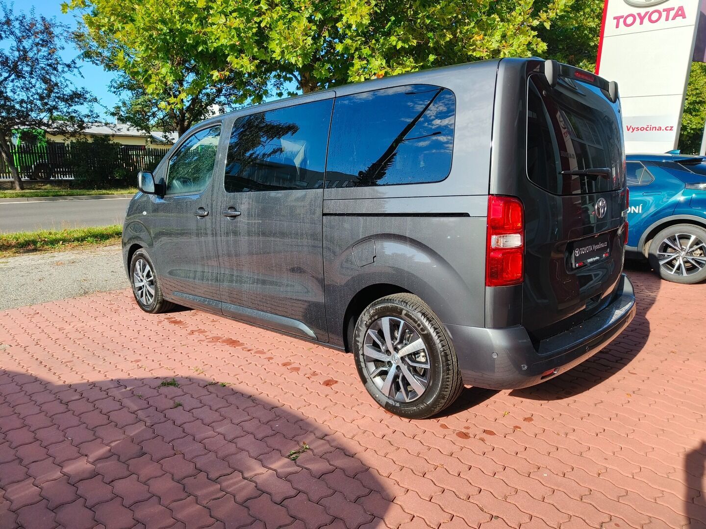 Toyota Proace Verso, L1 krátká 2.2 nafta 150 koní - fotka 3