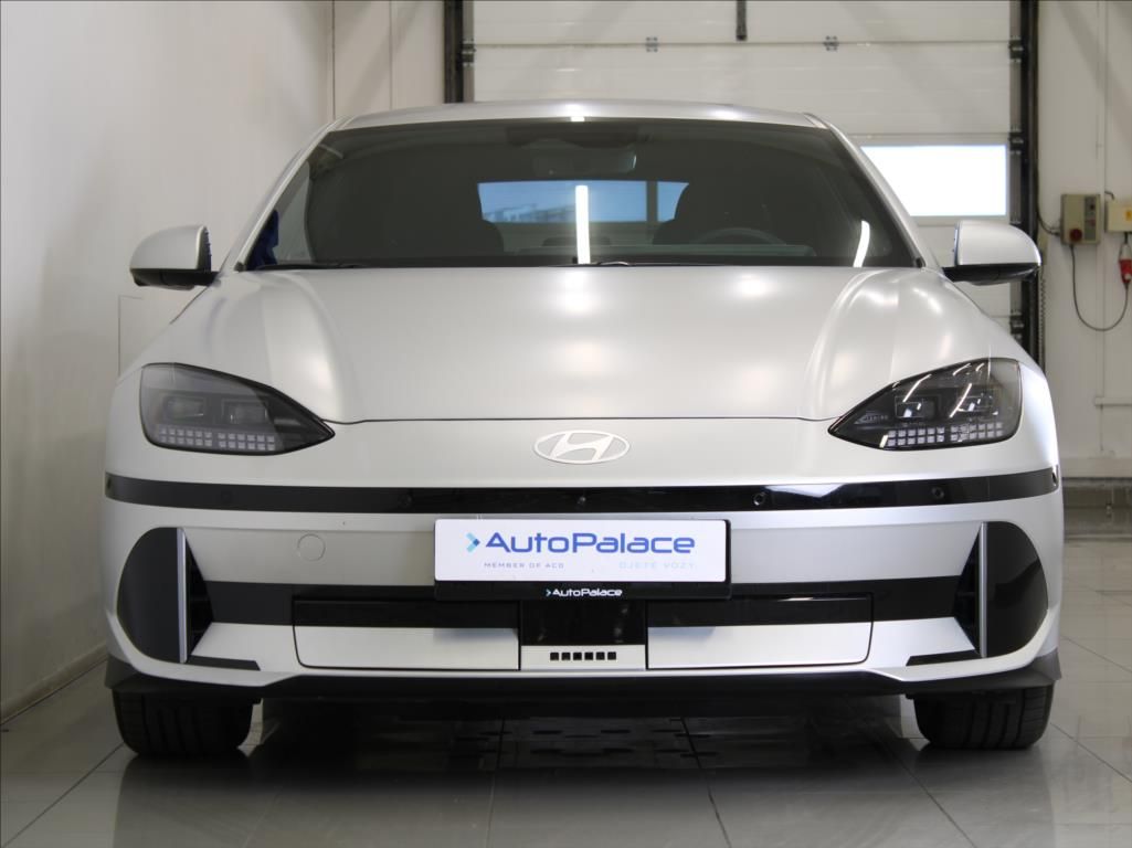 Hyundai Ioniq 6, 77kWh 168kW Smart 29tkm! - fotka 2