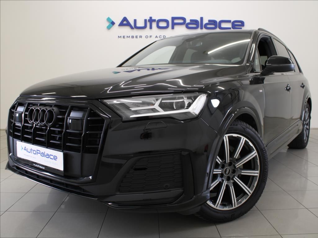 Audi Q7, 3,0 50TDi S-Line 36tkm. ČR