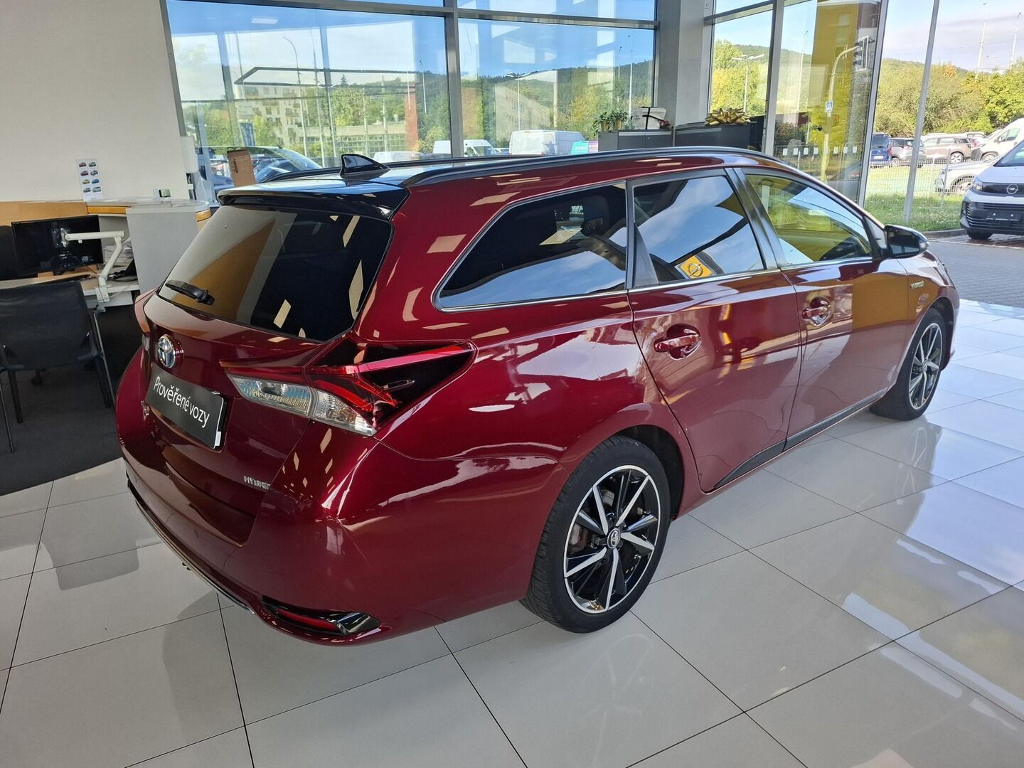 Toyota Auris, 1.8HEV 73KW 2018 - fotka 3