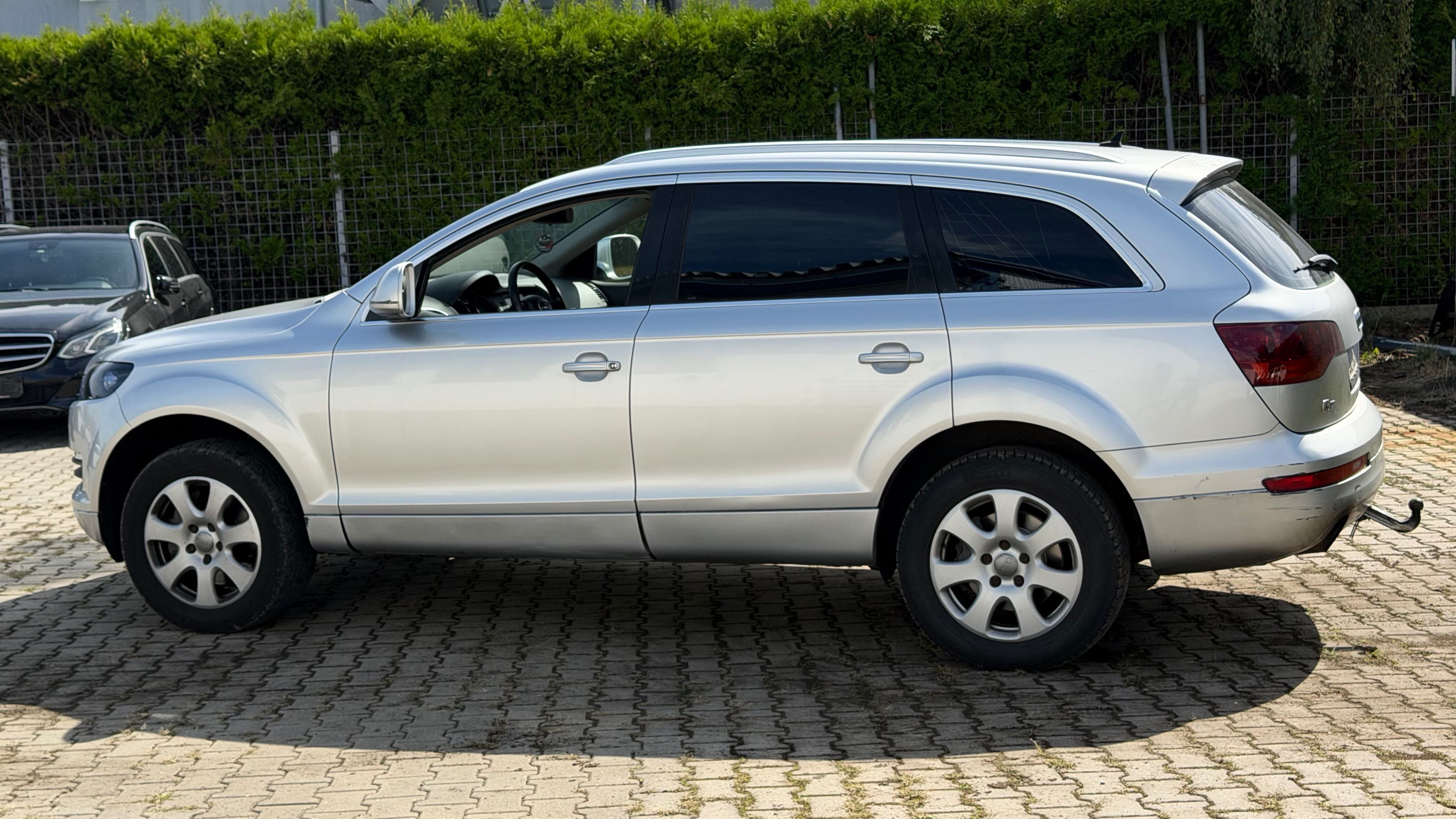 Audi Q7, 3.0TDI  171Kw tažné 3.5t 5mist - fotka 5