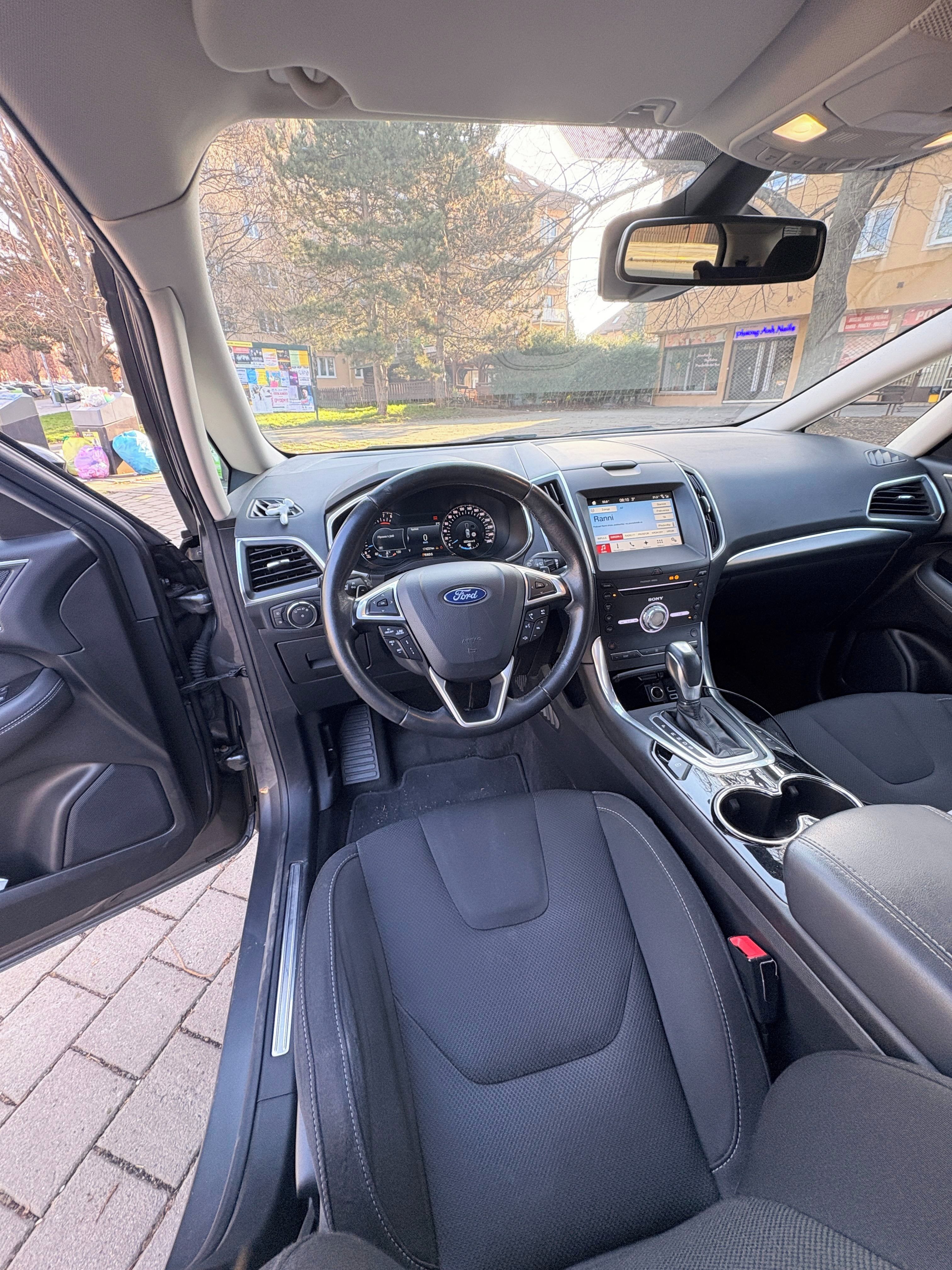 Ford S-MAX, 2.0 EcoBoost 176 kW, webasto - fotka 3