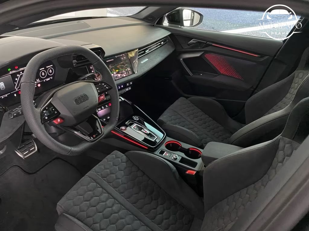 Audi RS3, RS 3 Sportback TFSI quattro* - fotka 3