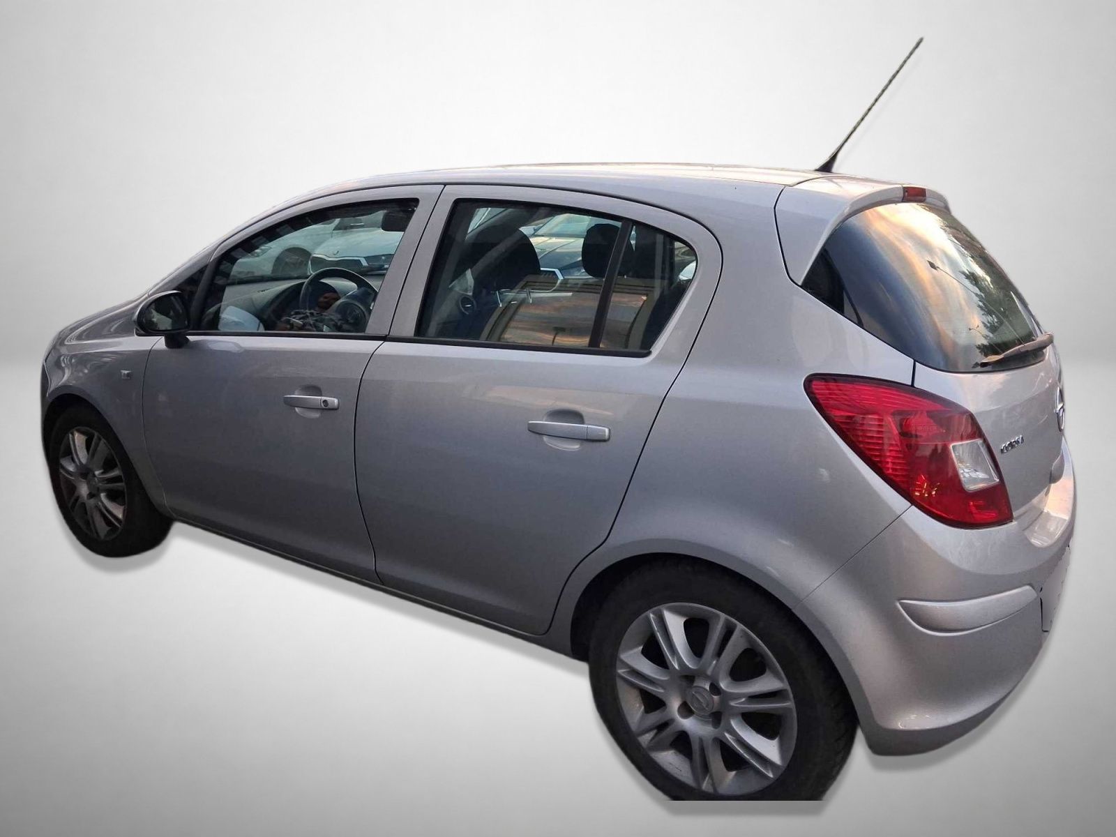 Opel Corsa, 1.2, po STK, jezdí výborně - fotka 2