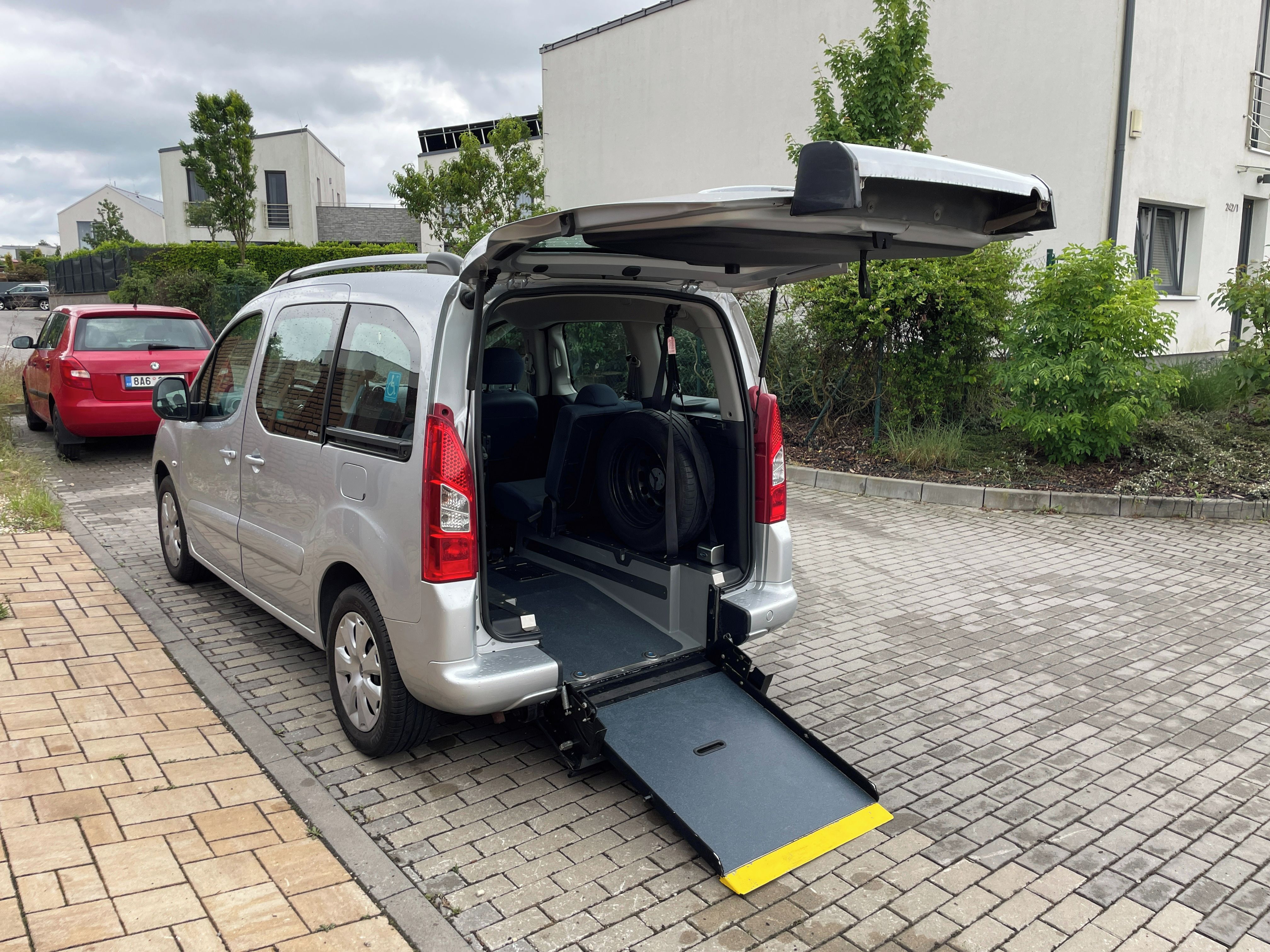 Citroën Berlingo, PRO PŘEVOZ VOZÍČKÁŘE - fotka 4