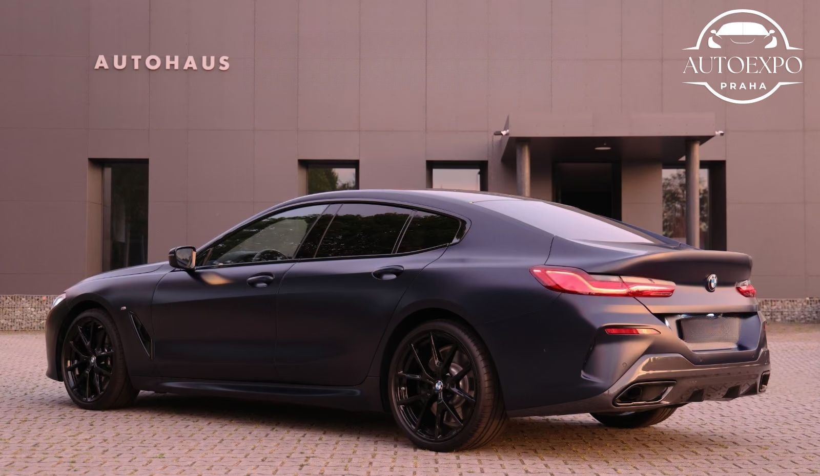 BMW Řada 8, 840d xDrive Carbon* - fotka 4