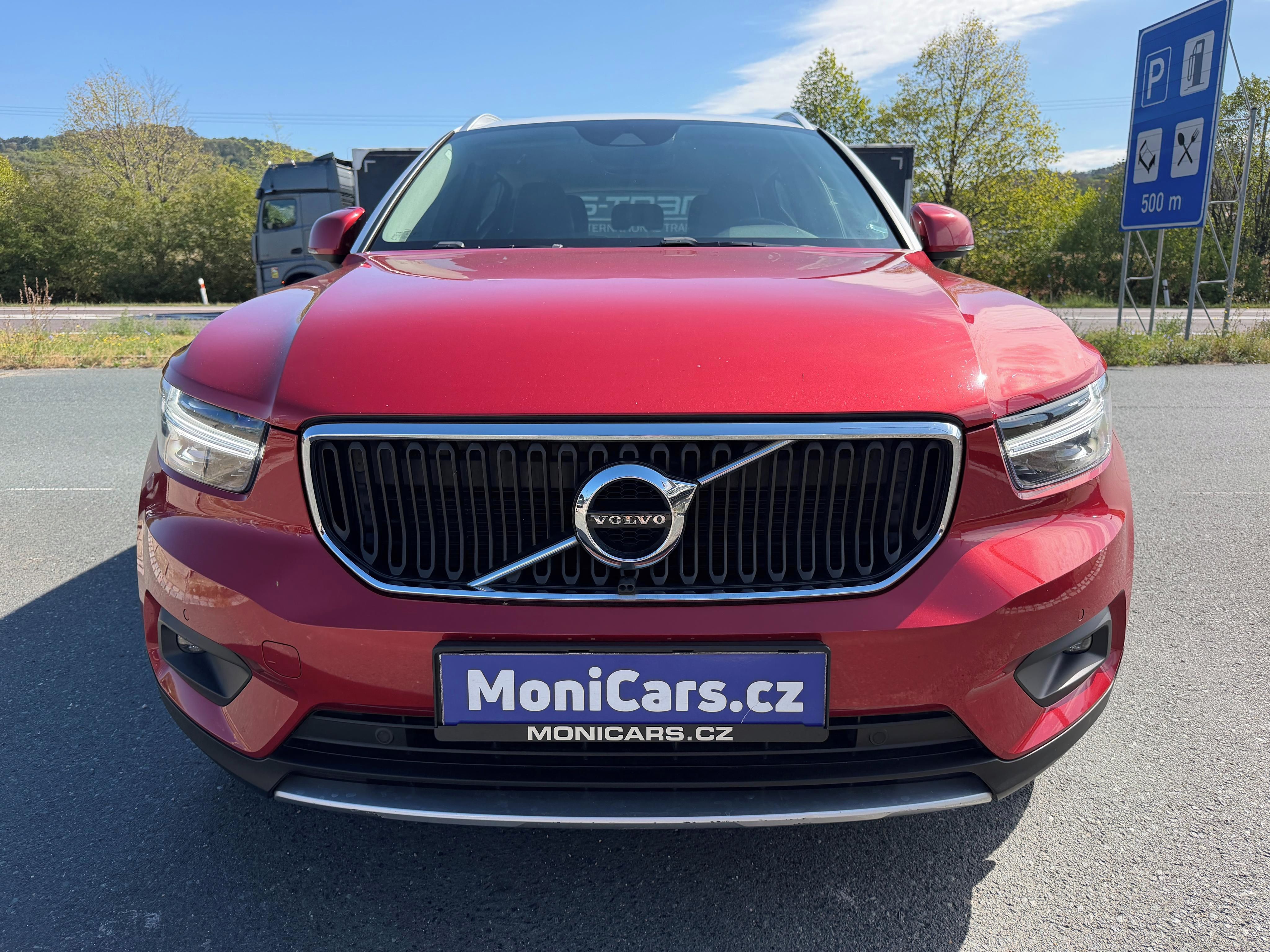 Volvo XC40, 2.0 D4 140kW 4X4, AUTOMAT - fotka 2