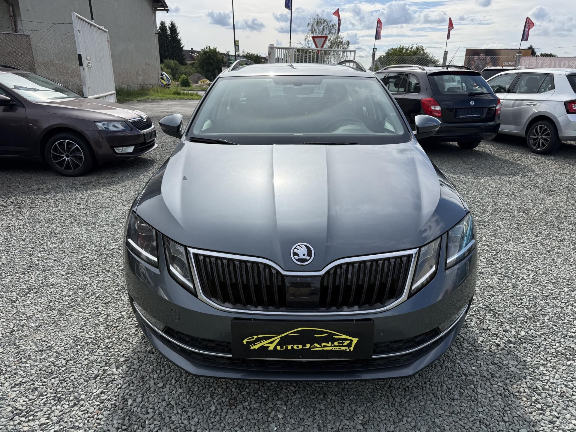 Škoda Octavia, 1.6 TDI DSG STYLE - fotka 2