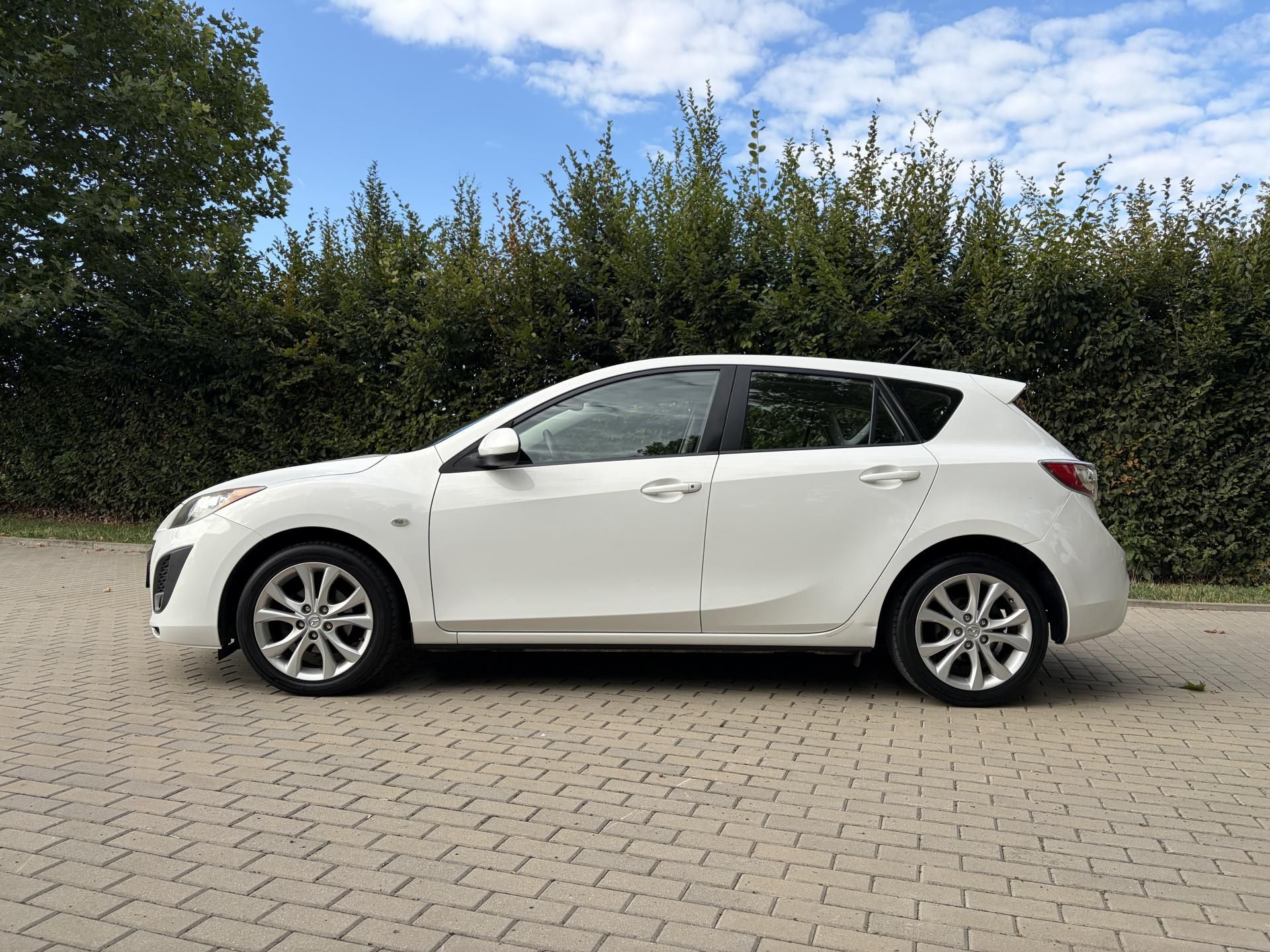 Mazda 3, 1.6 90th Anniversary - fotka 6