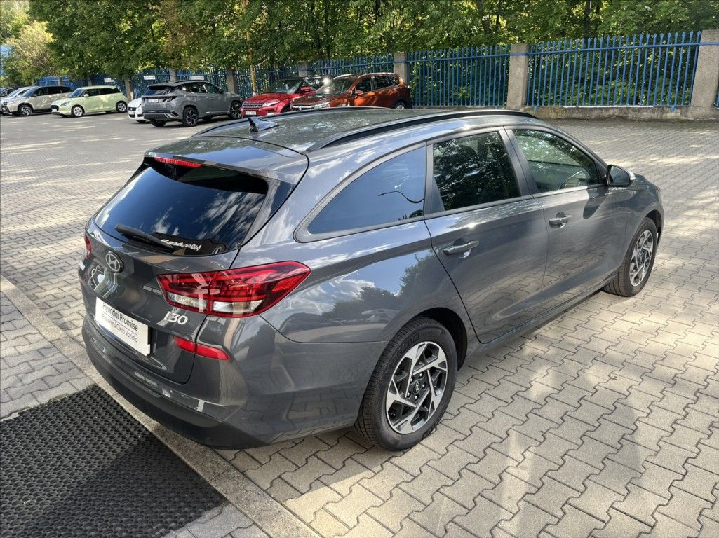Hyundai i30, 1,5 i 71 kW  GO Czech! - fotka 6