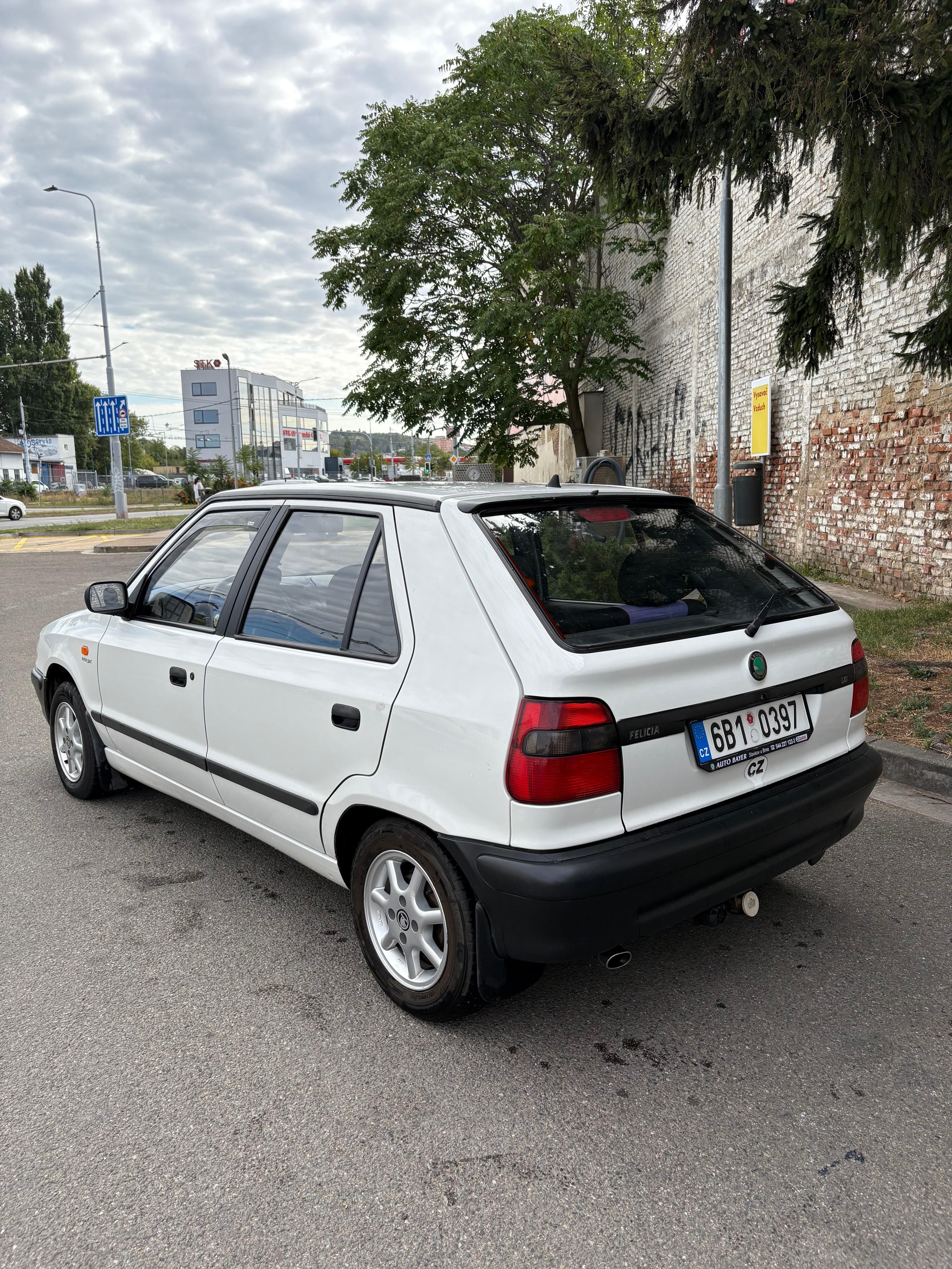 Škoda Felicia, 1.3MPi LXi 50kW+PĚKNÉ - fotka 5