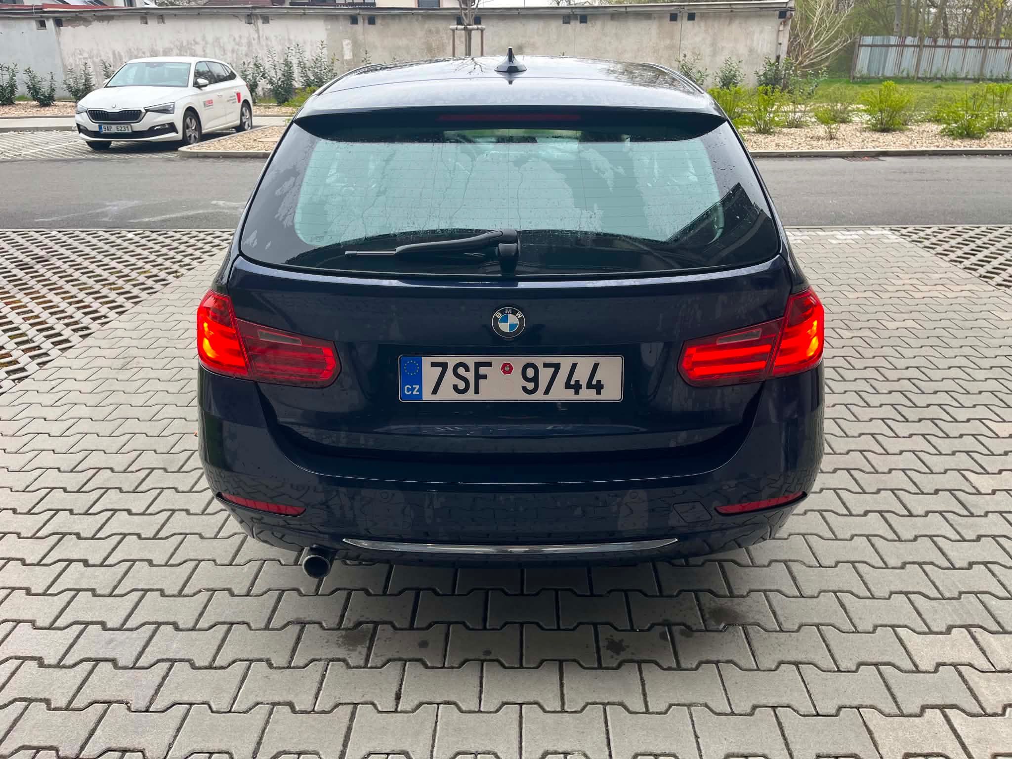 BMW Řada 3, 320D 135kw - fotka 6
