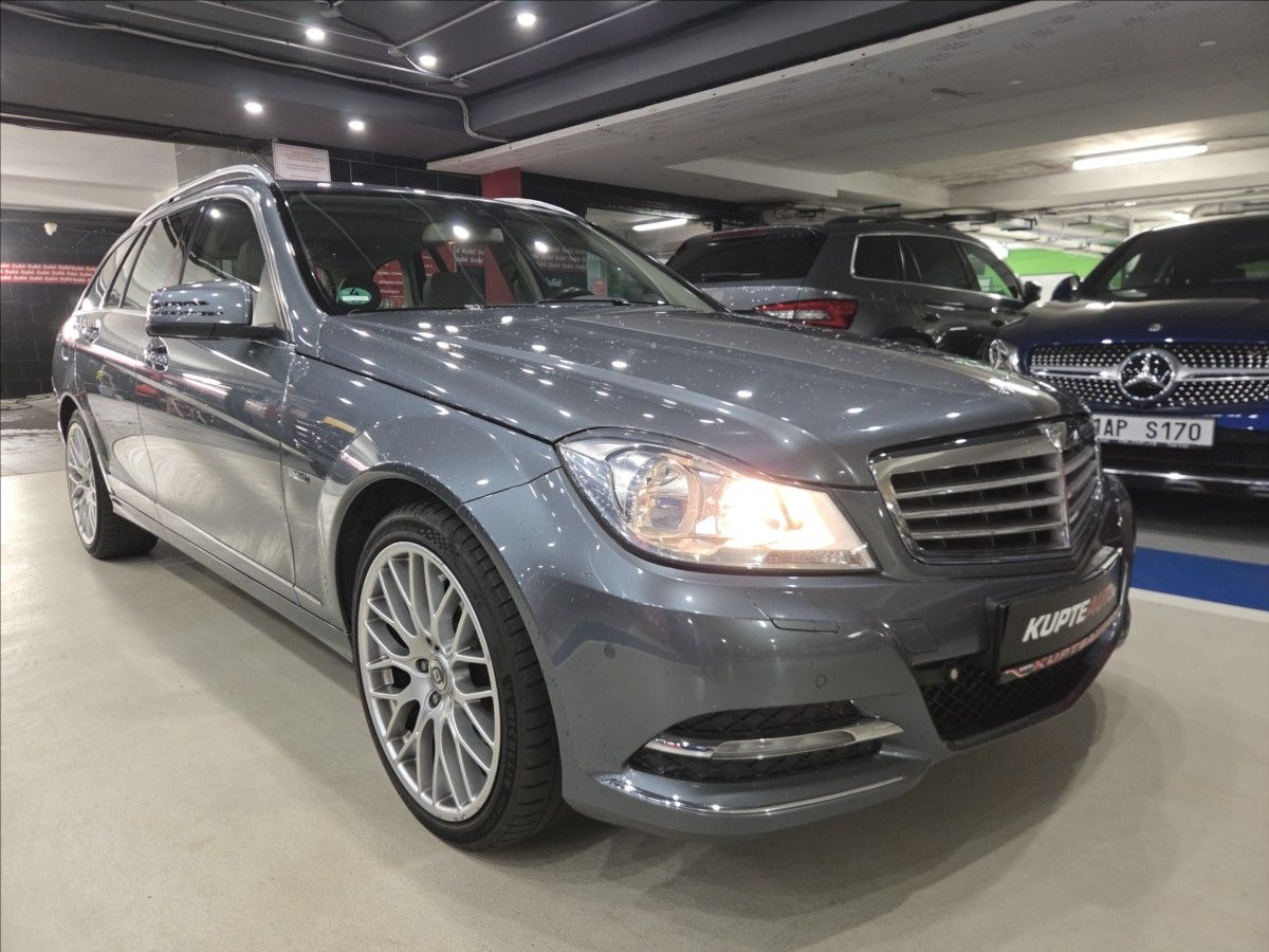 Mercedes-Benz Třídy C, 2,2 DCi Po rozvodech!  Eleganc - fotka 3