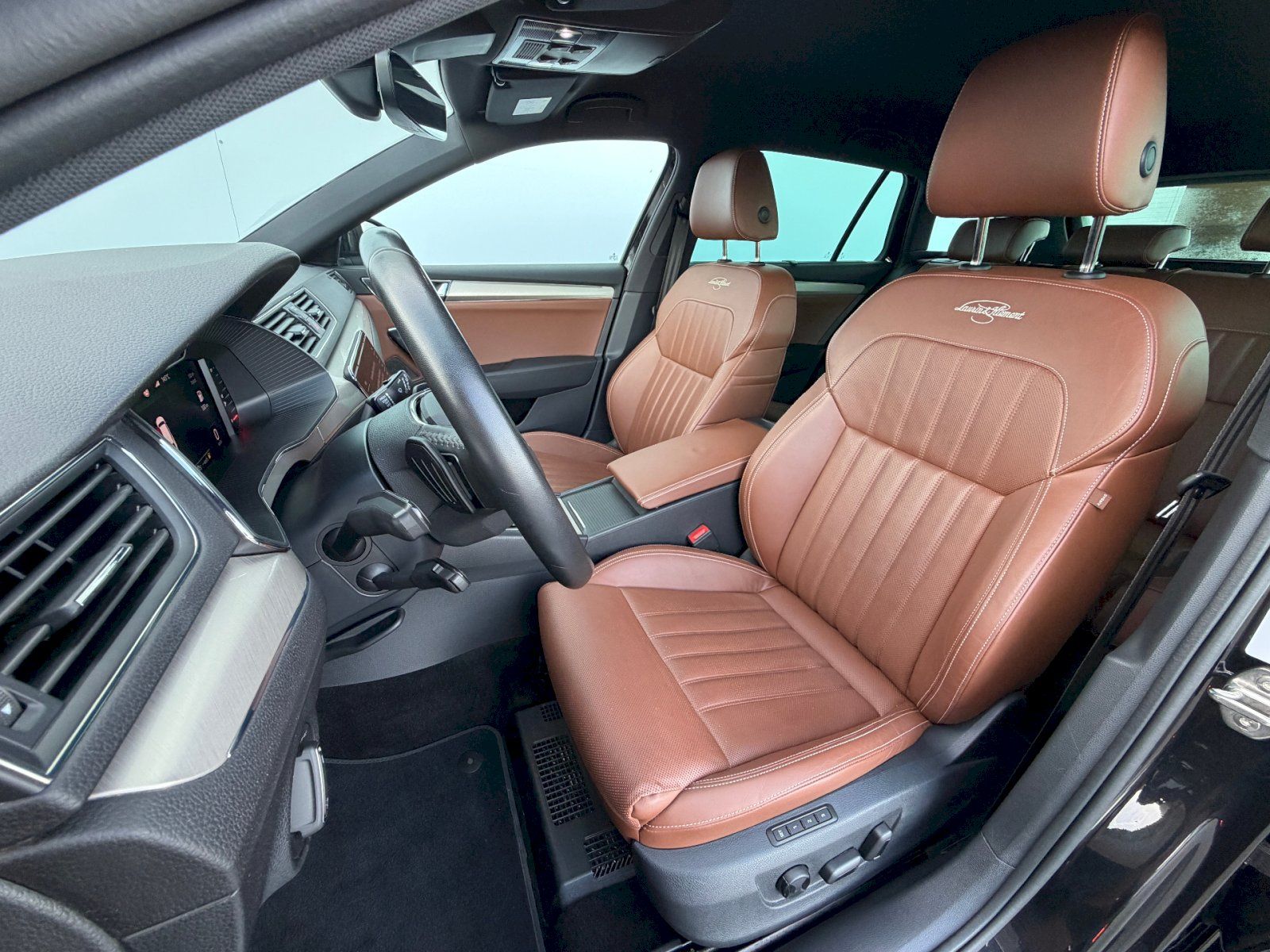 Škoda Superb, 2.0 TDI 147kW 4x4 DSG L&K - fotka 6