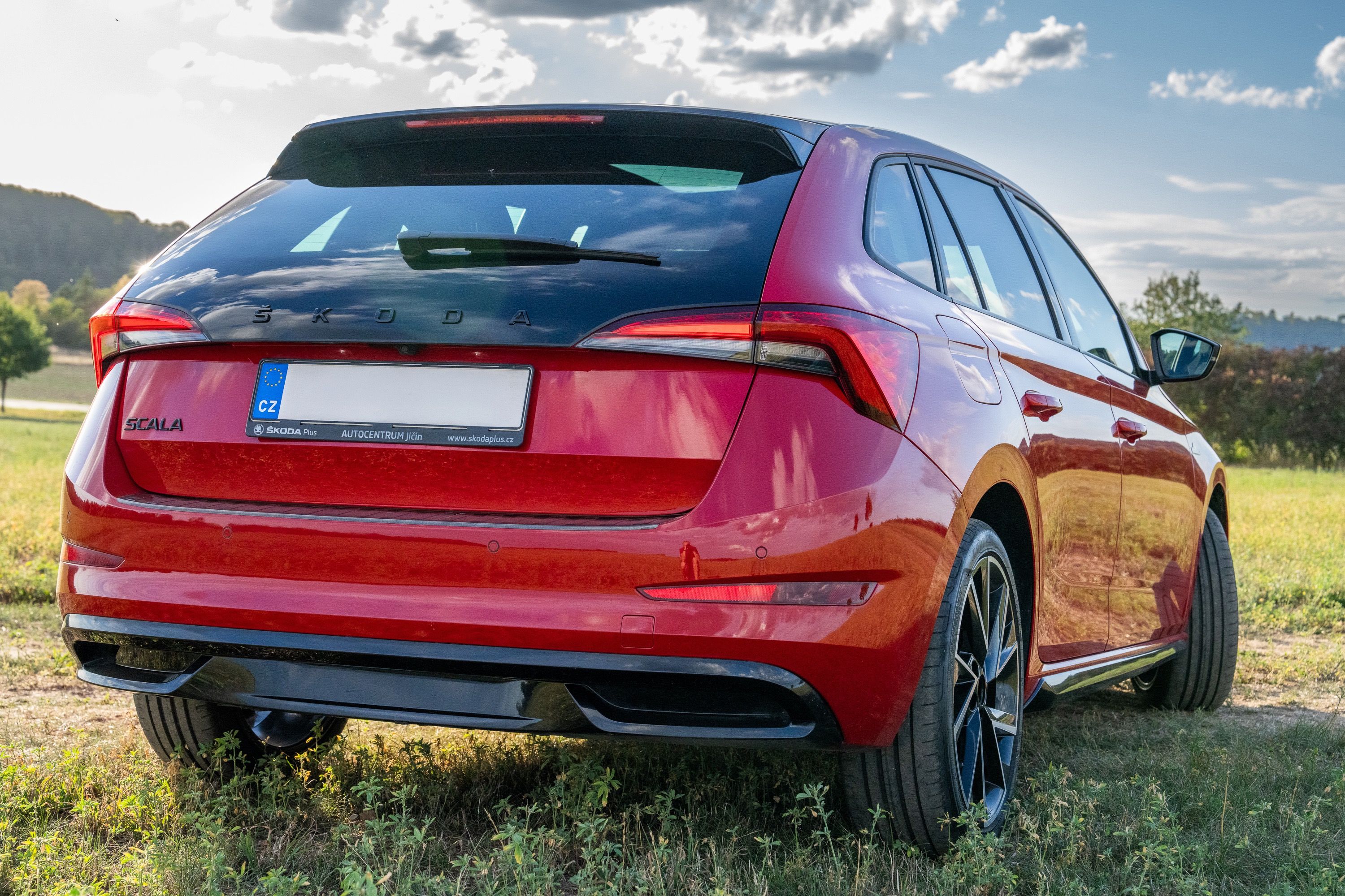 Škoda Scala, Monte Carlo 1.5 TSI, top stav - fotka 3