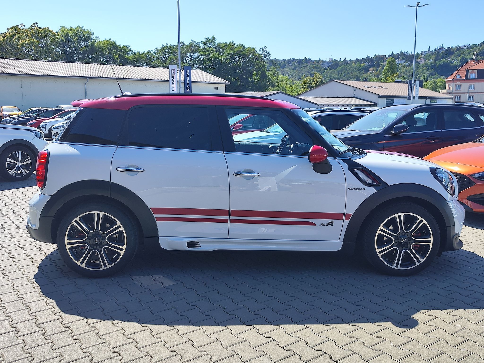 Mini Countryman, 1.6/160kW JCW 4x4 ČR - fotka 4
