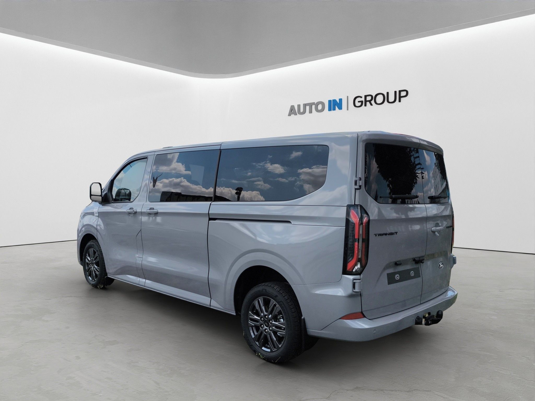 Ford Transit Custom, kombi 2.0 TDI L2 Limited 100kW - fotka 4