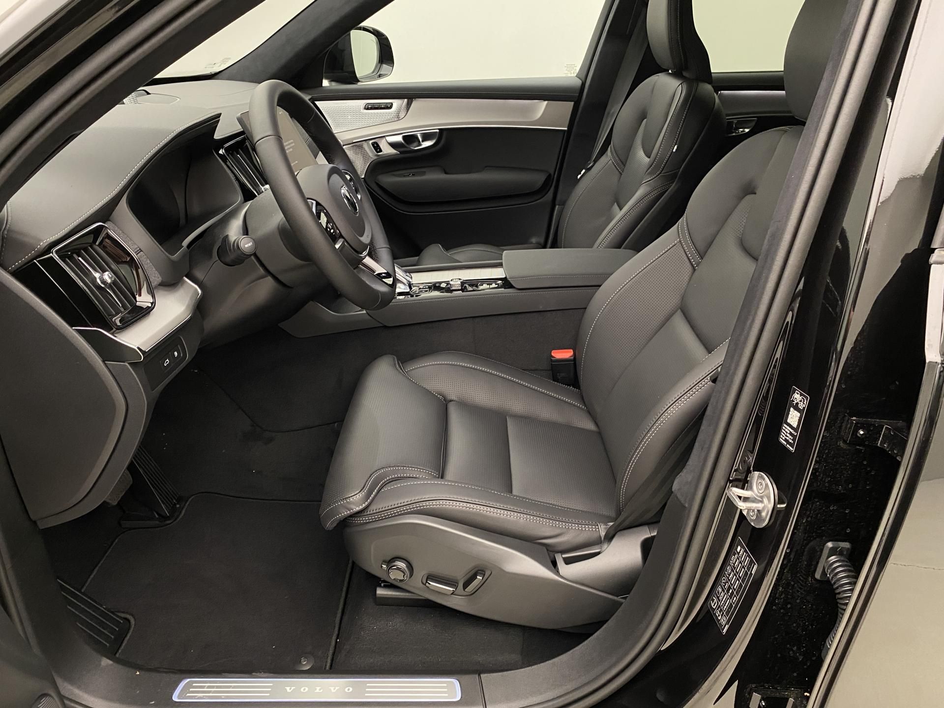 Volvo XC90, T8 RECHARGE BLACK EDITION 7m - fotka 3
