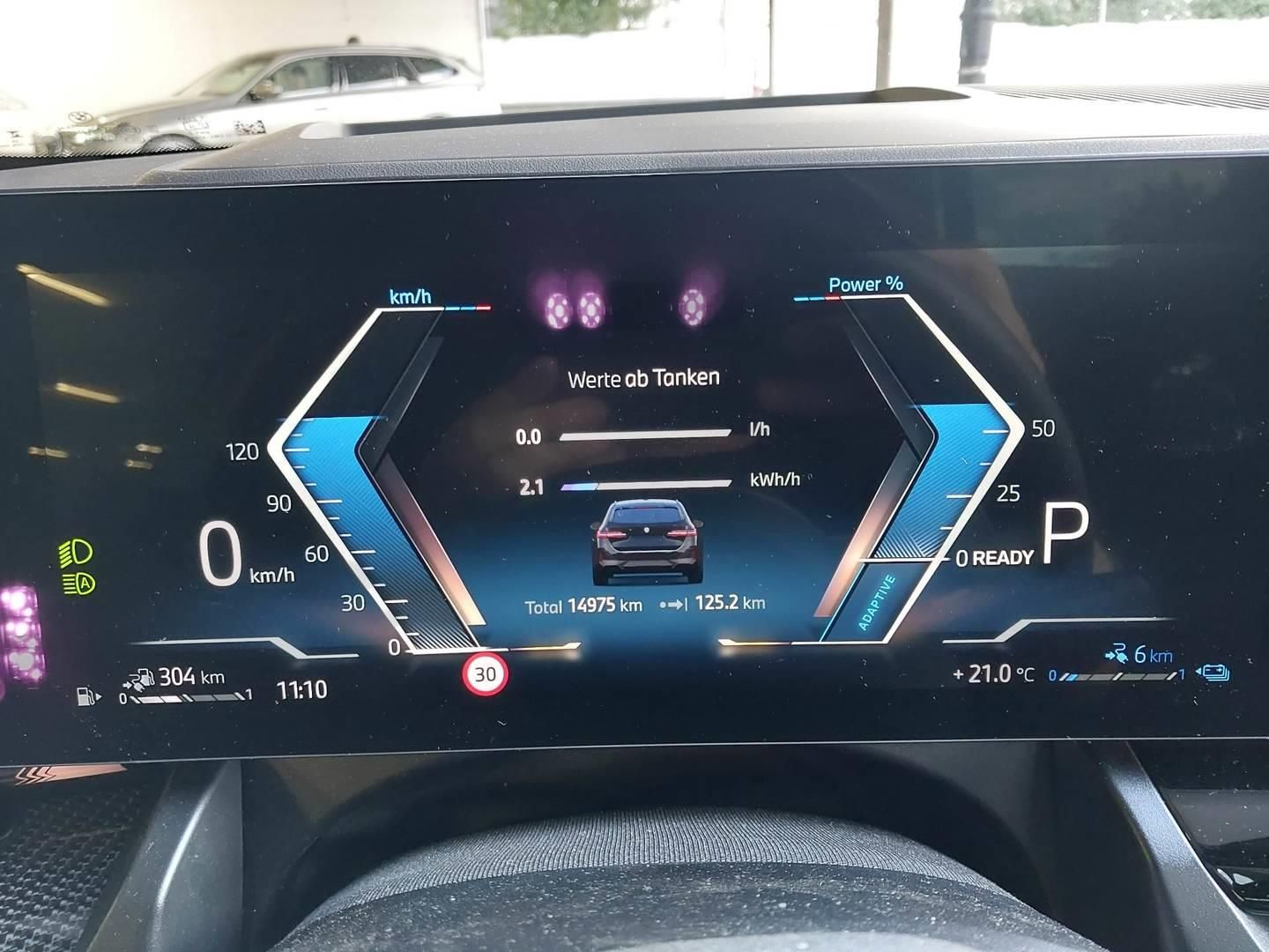BMW Řada 5, 550e xDrive Touring M PRO - fotka 6
