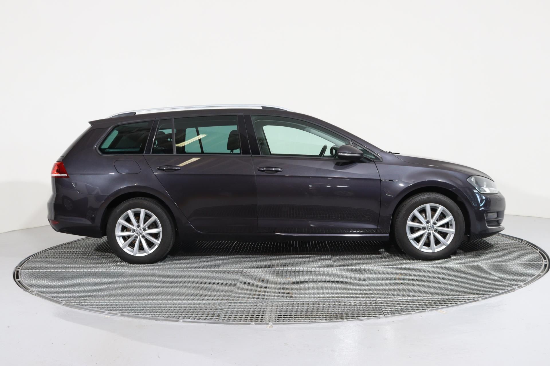 Volkswagen Golf Variant, 1,6 TDI Lounge 81kW/TAŽNÉ ZAŘÍ - fotka 3