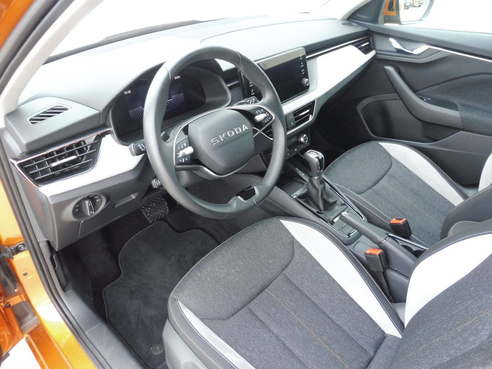 Škoda Kamiq, Top Selection 1,5 TSI 110kW DS - fotka 6
