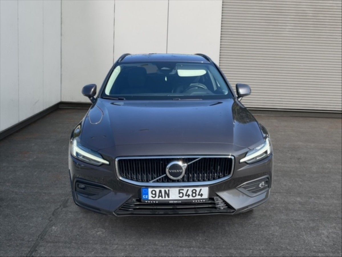Volvo V60, 2,0 B3 Core AT - fotka 2