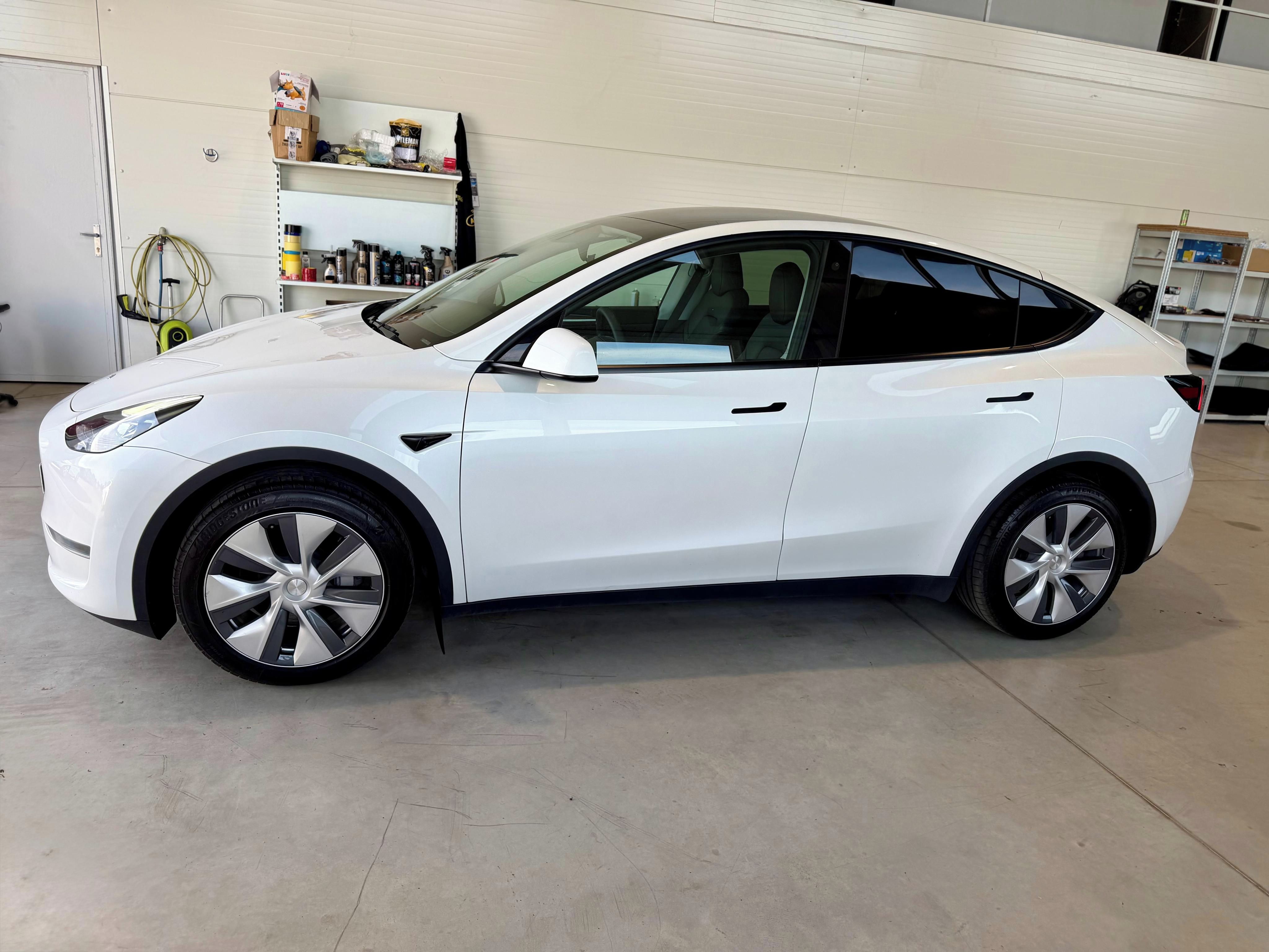 Tesla Model Y, LONG RANGE AWD 51tkm TAŽNÉ DPH - fotka 6