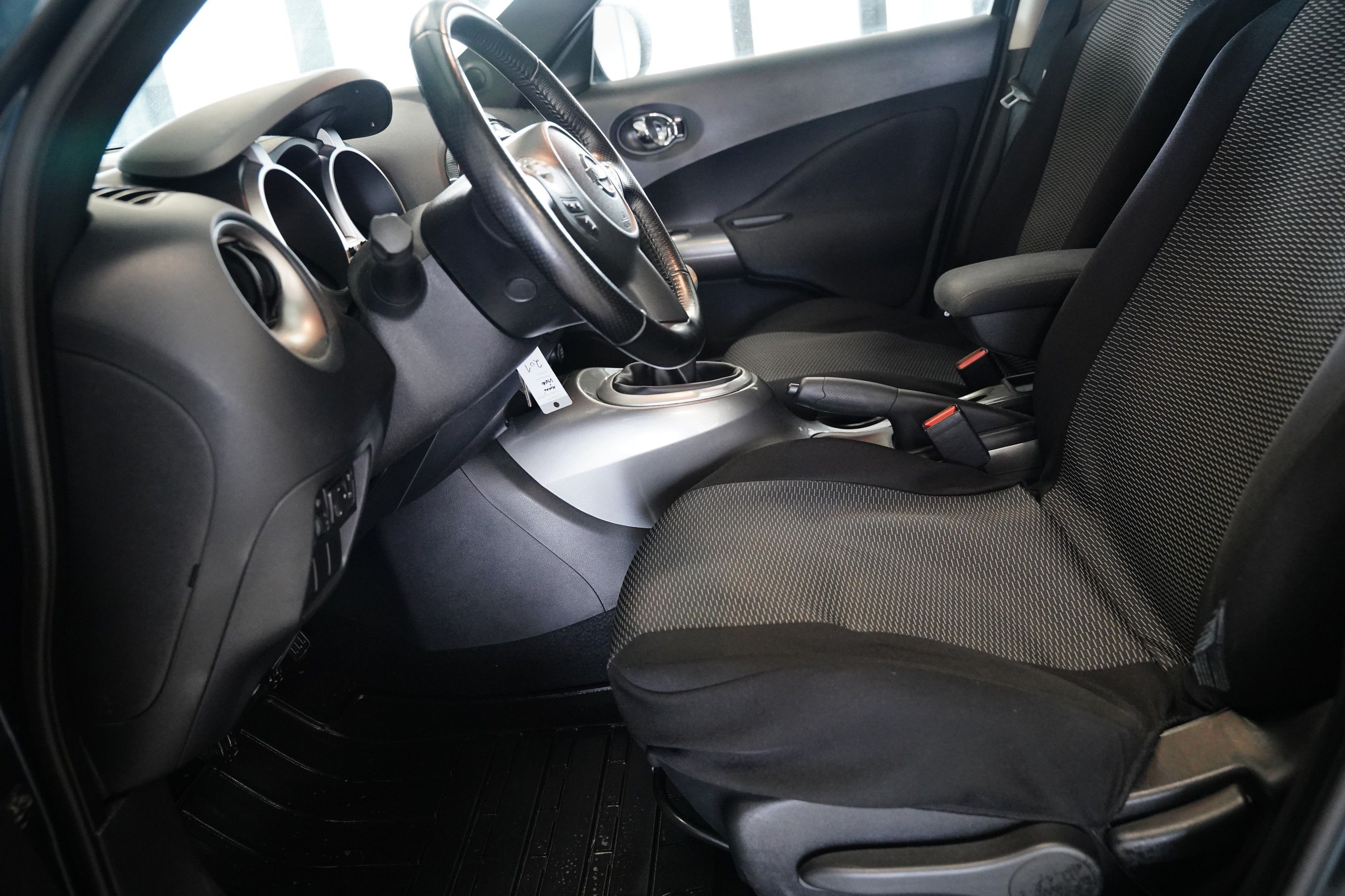 Nissan Juke, 1.6i 86 kW - fotka 6