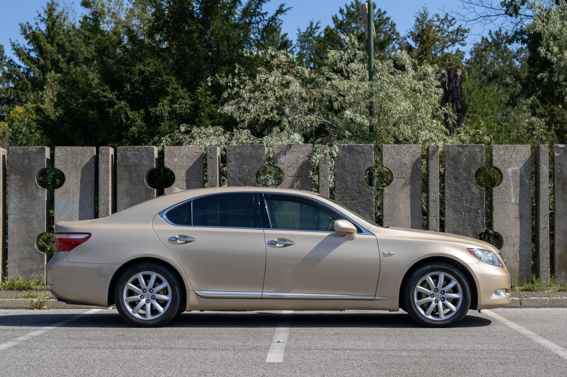 Lexus LS - fotka 6