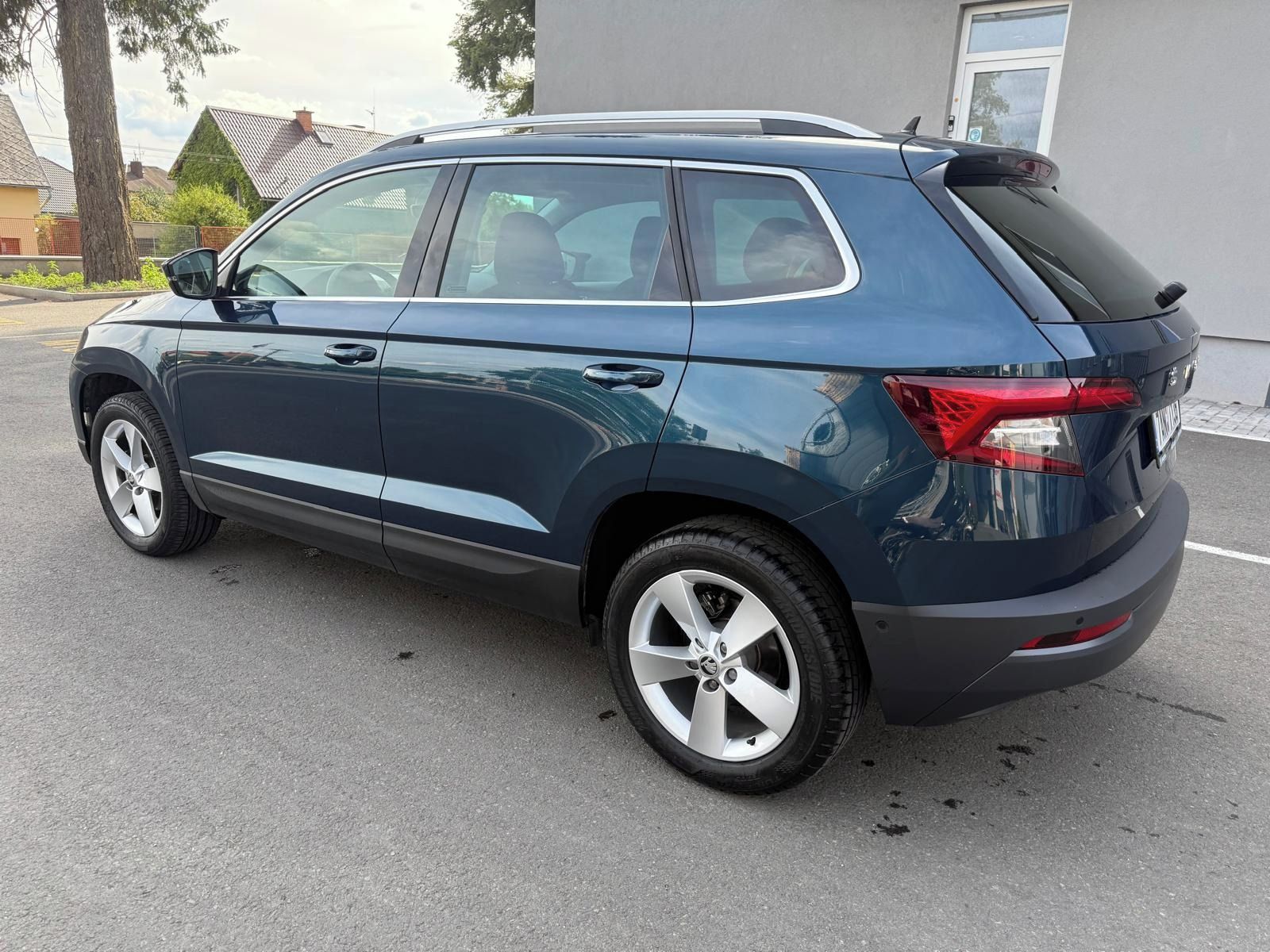 Škoda Karoq, 1.0TSi 85kW DSG navi jen7289km - fotka 3