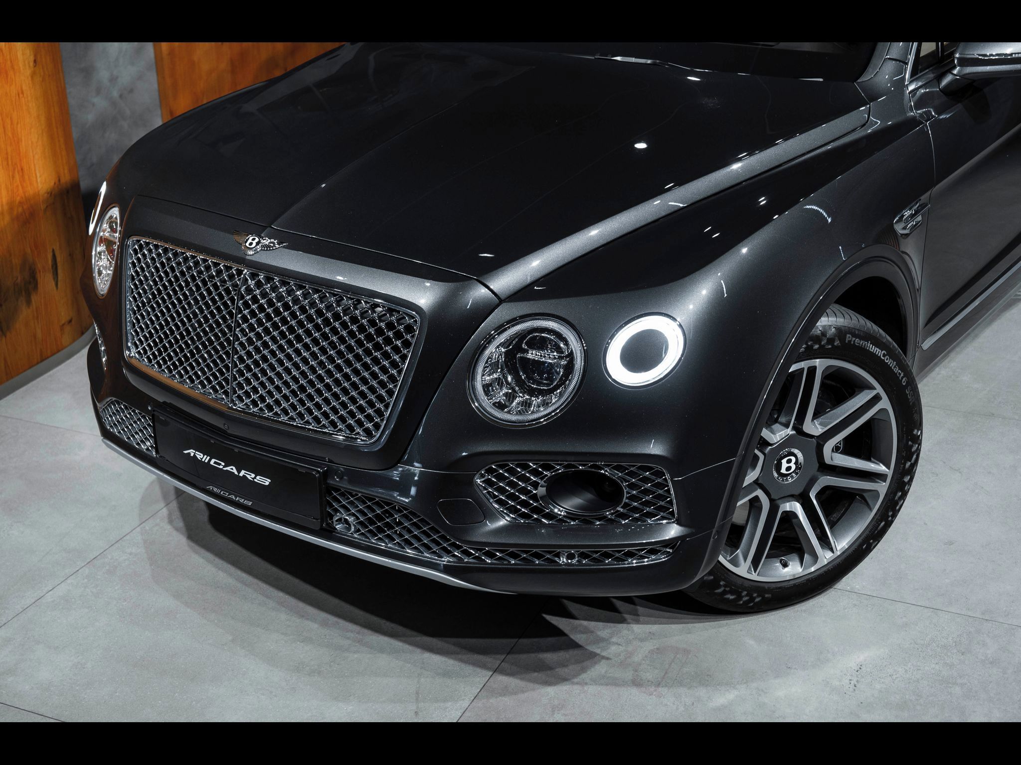 Bentley Bentayga - fotka 3