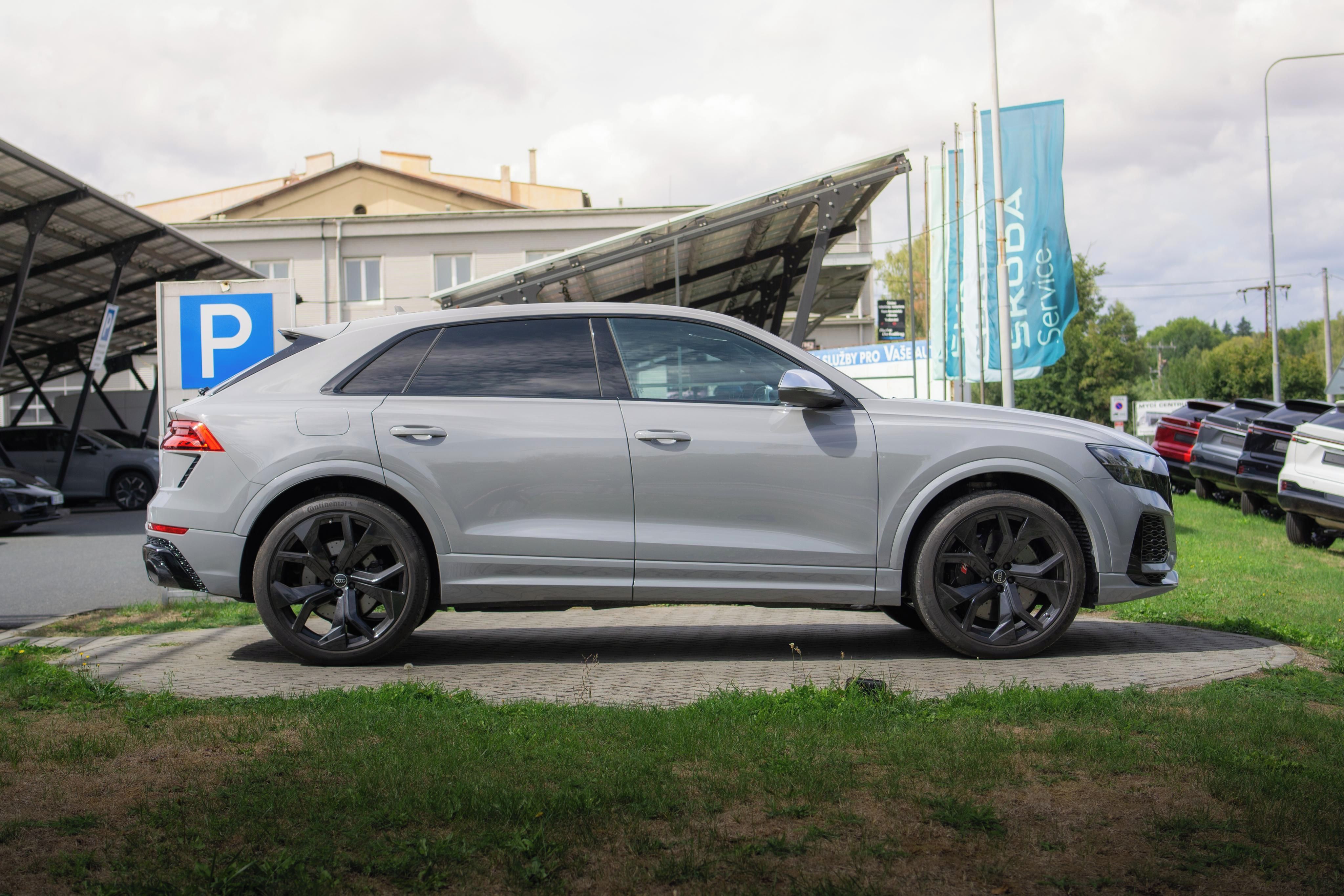 Audi RS Q8, kůže Valcona, Bang Olufsen - fotka 4
