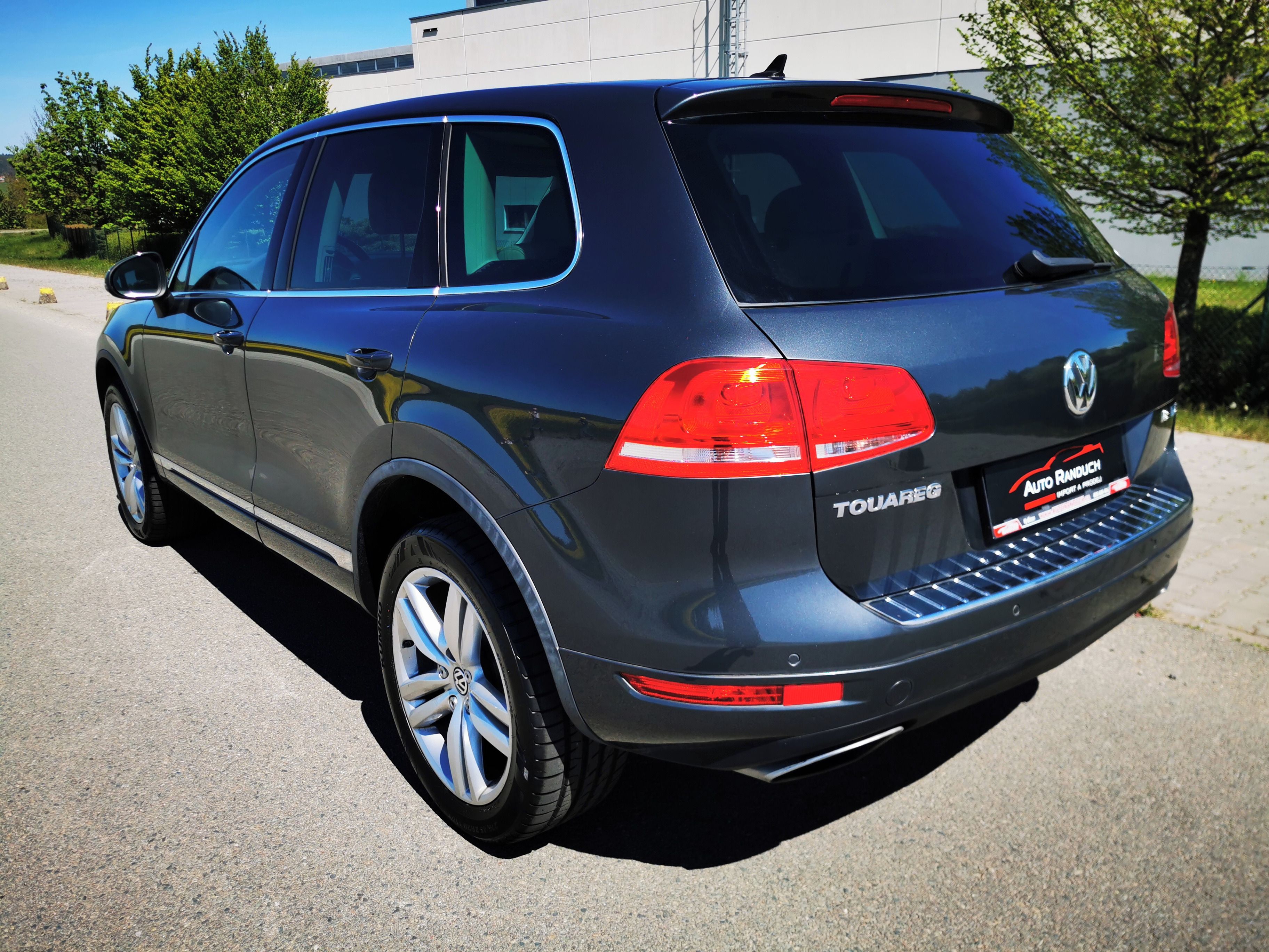 Volkswagen Touareg, 4.2 TDi V8 EXCLUSIVE - fotka 6