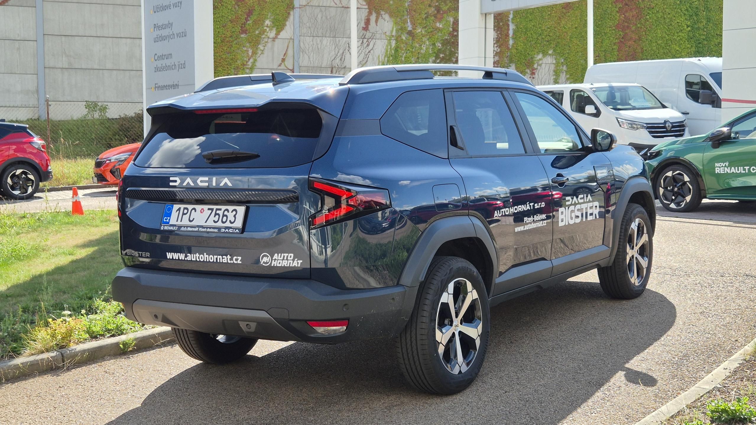 Dacia Bigster, Journey hybrid 155 - fotka 3