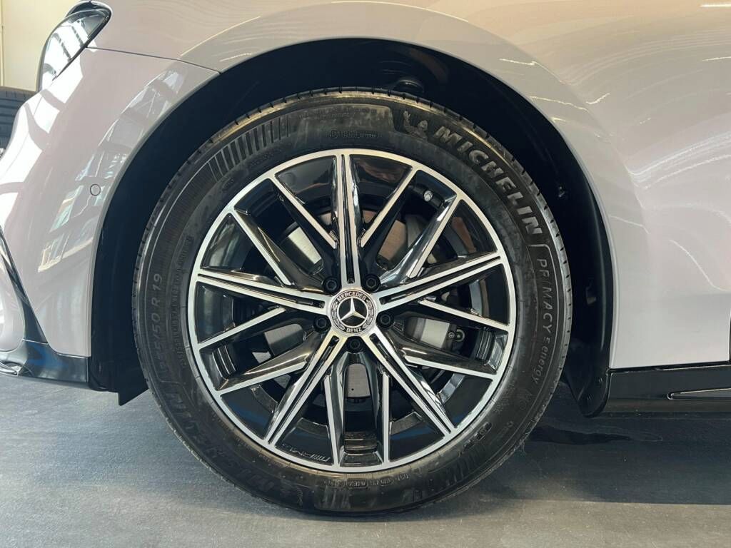 Mercedes-Benz Třídy C, 400 4MATIC electric - fotka 5