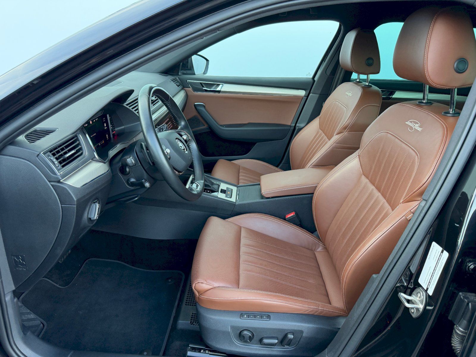 Škoda Superb, 2.0 TDI 147kW 4x4 DSG L&K - fotka 5