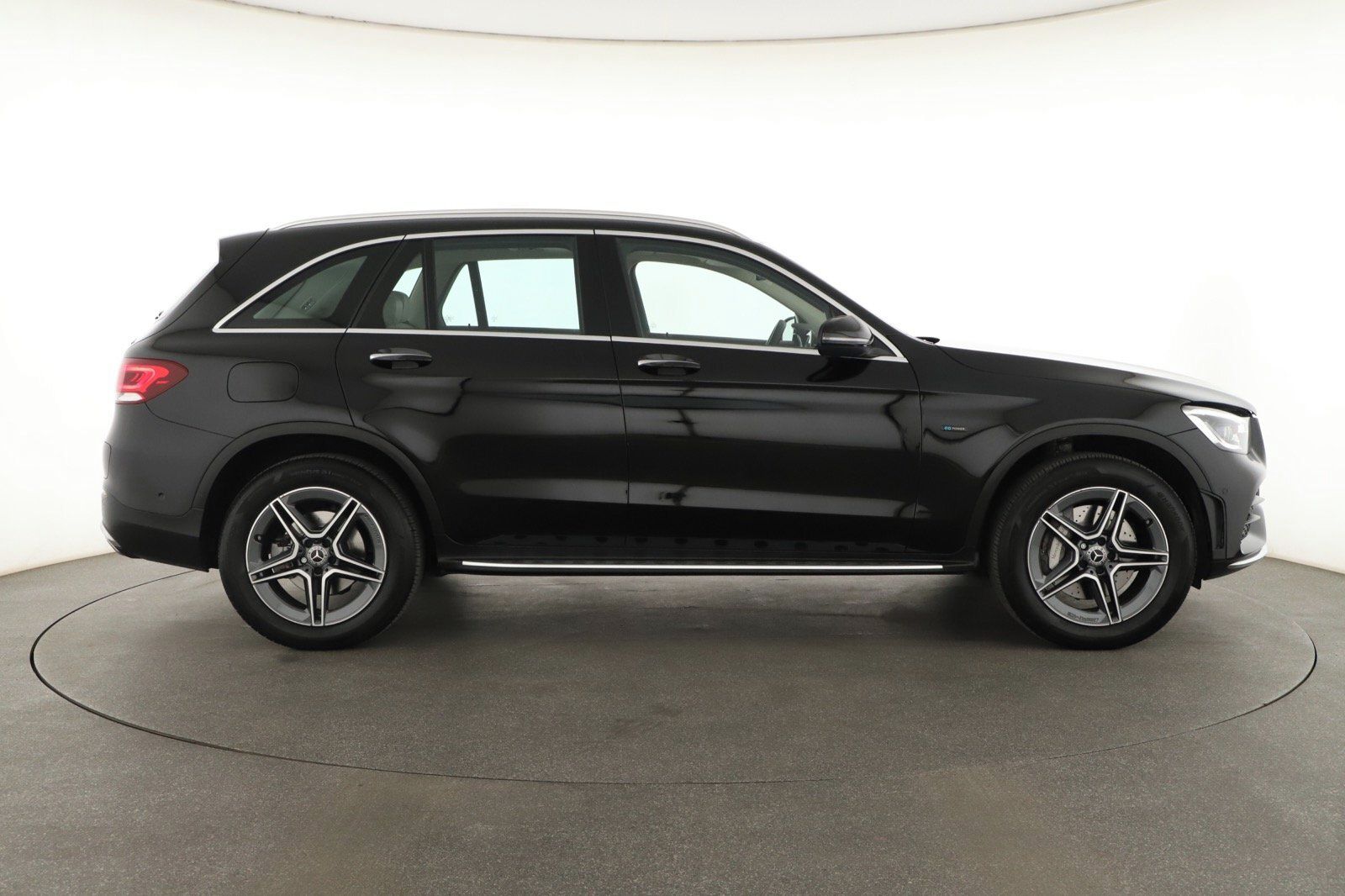 Mercedes-Benz GLC, 300 e 4MATIC - fotka 6