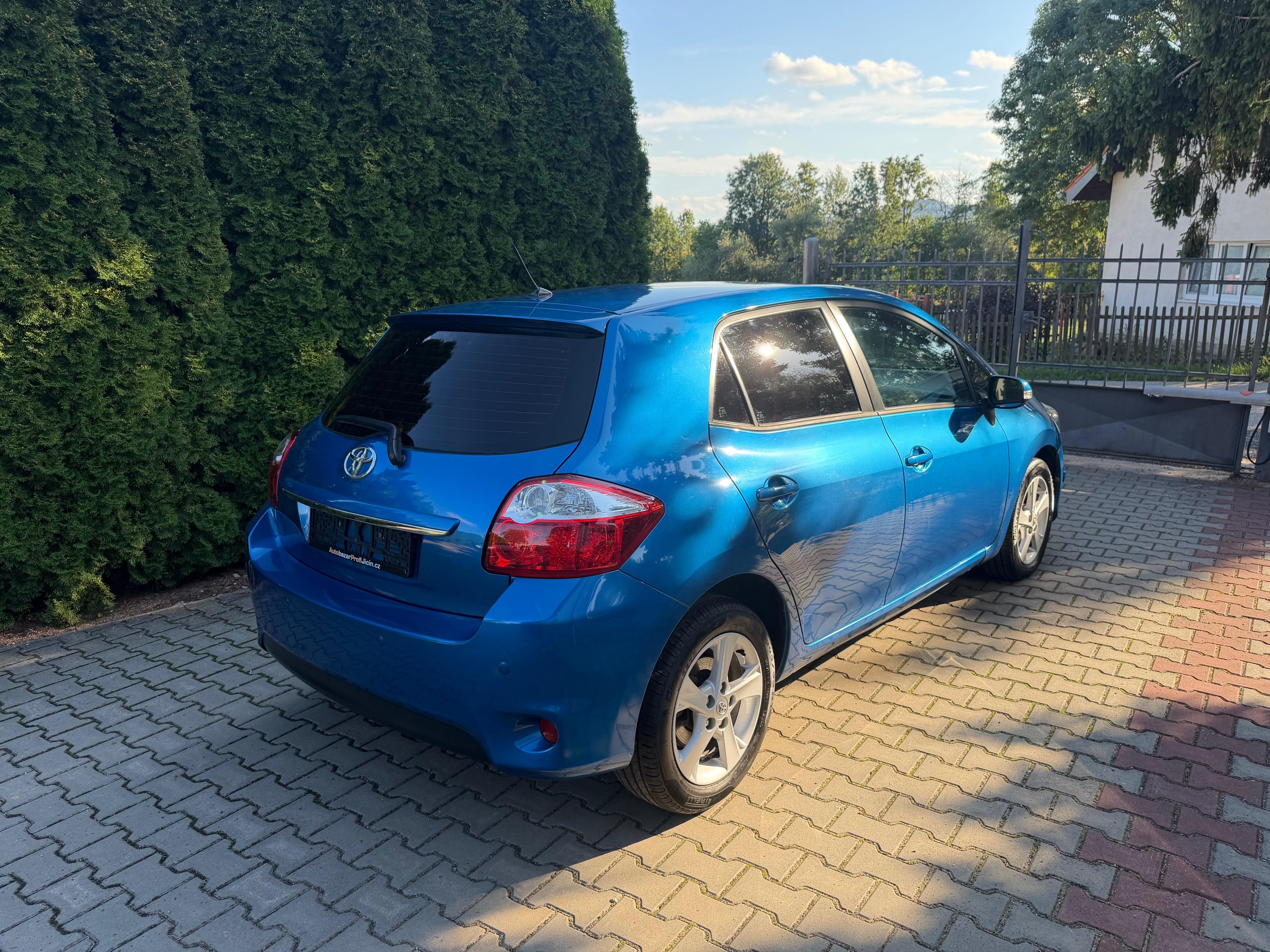 Toyota Auris, 1,6i /97kw klima serviska - fotka 4
