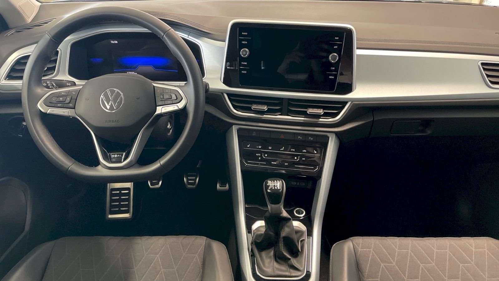 Volkswagen T-Roc, Life GOAL 1.0 TSI 85kW - fotka 5
