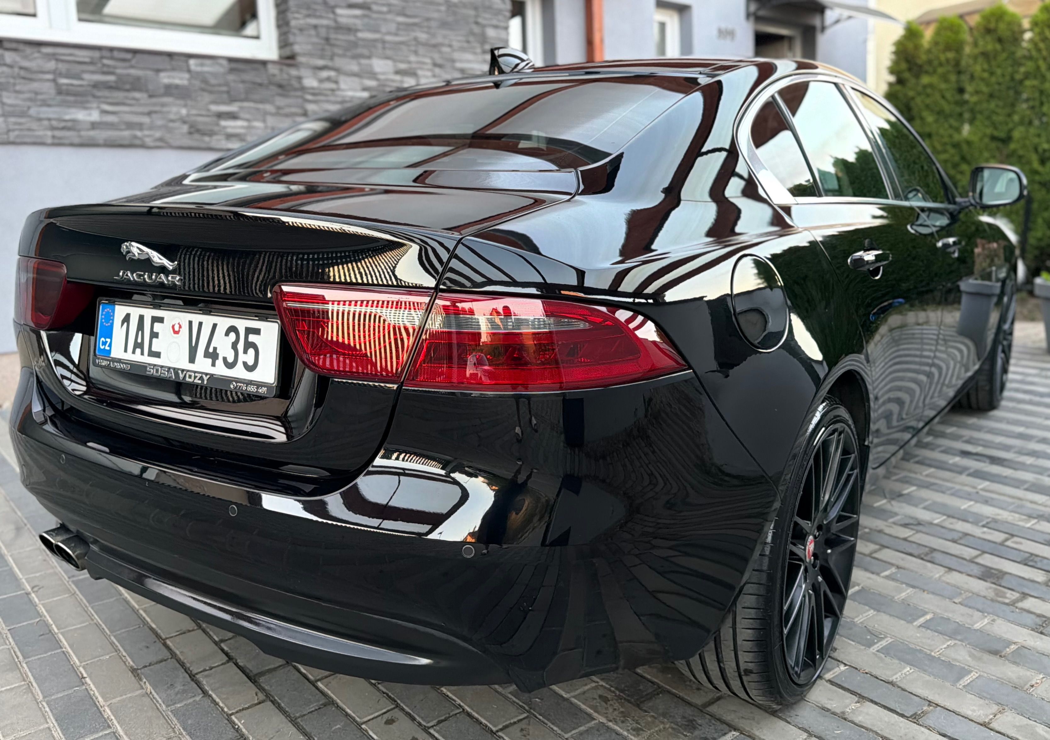 Jaguar XE - fotka 5