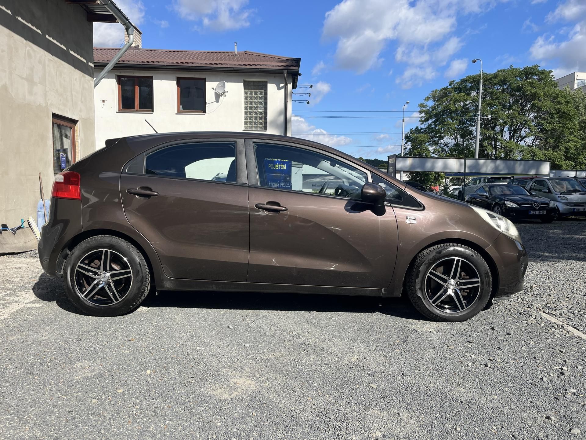 Kia Rio, 1,25 CVVT 62 Kw TAŽNÉ - fotka 4