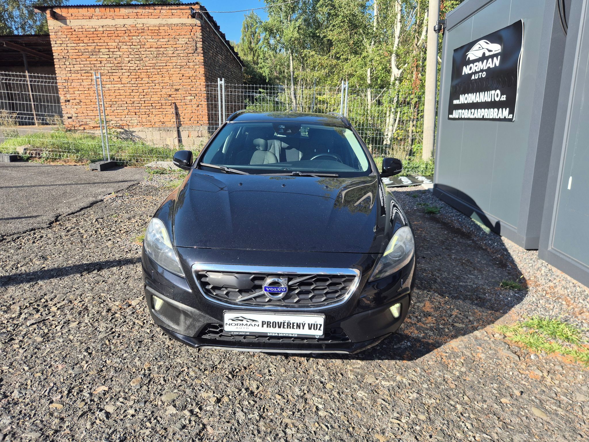 Volvo V40, 1.6D 84kw CROSS COUNTRY, tažné - fotka 2