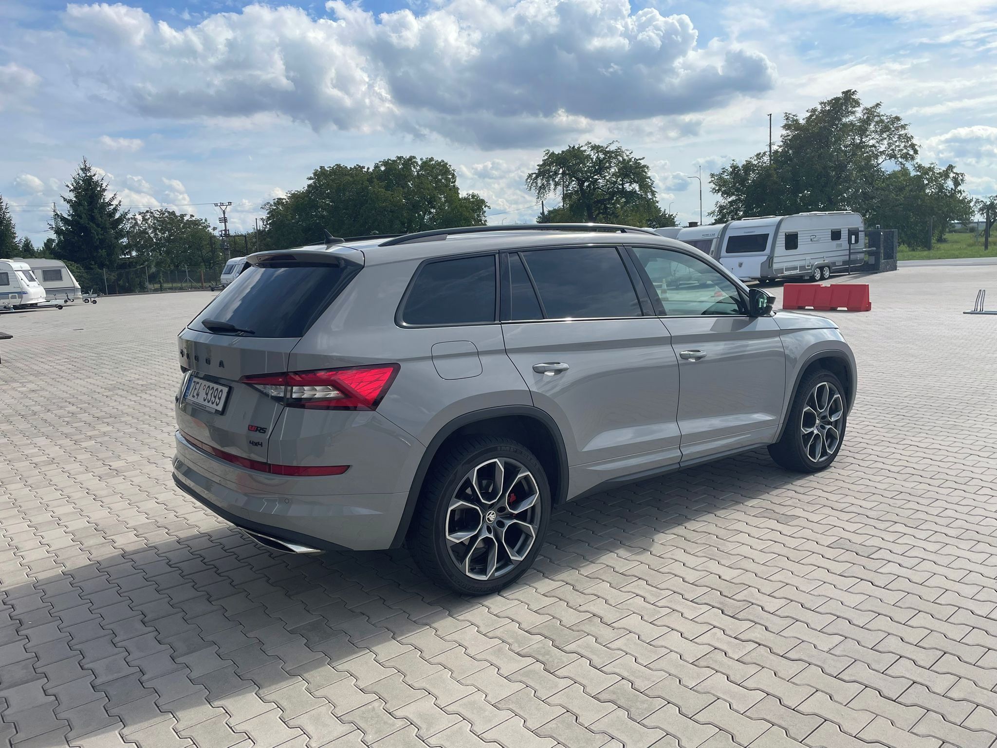Škoda Kodiaq, RS 176kw, WEBASTO, 4x4 - fotka 3