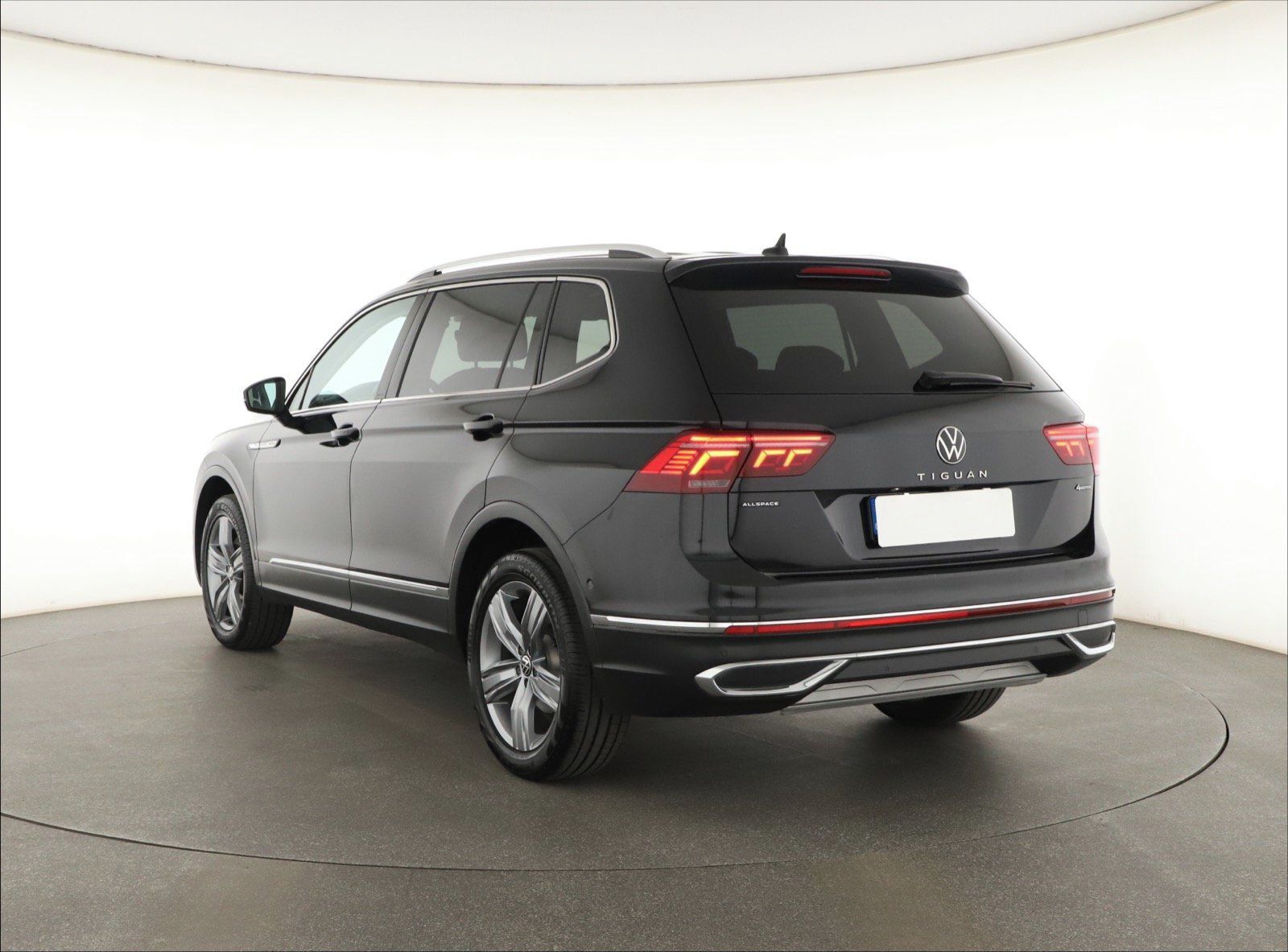 Volkswagen Tiguan Allspace, 2.0 TSI, Elegance, 4X4 - fotka 4