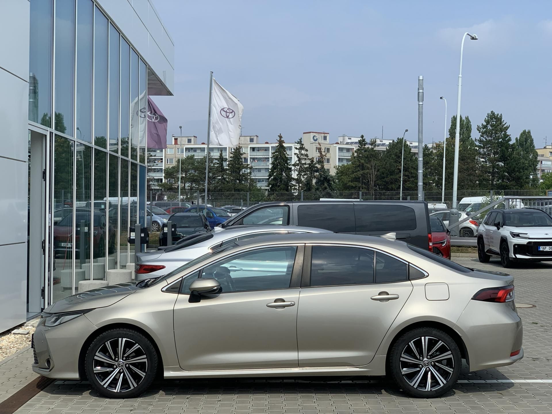 Toyota Corolla, SD COMFORT STYLE TECH 1.5 VVTi - fotka 4