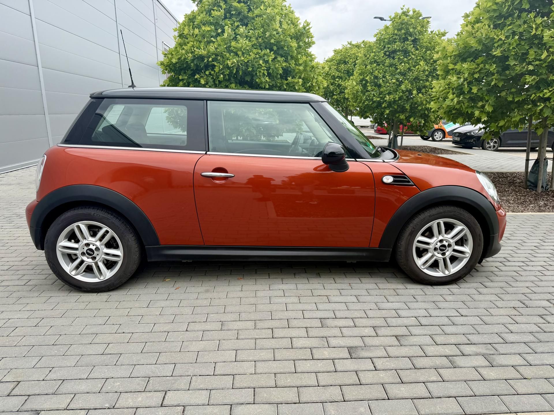 Mini Cooper, 1.6 90kW FACELIFT!!! - fotka 4