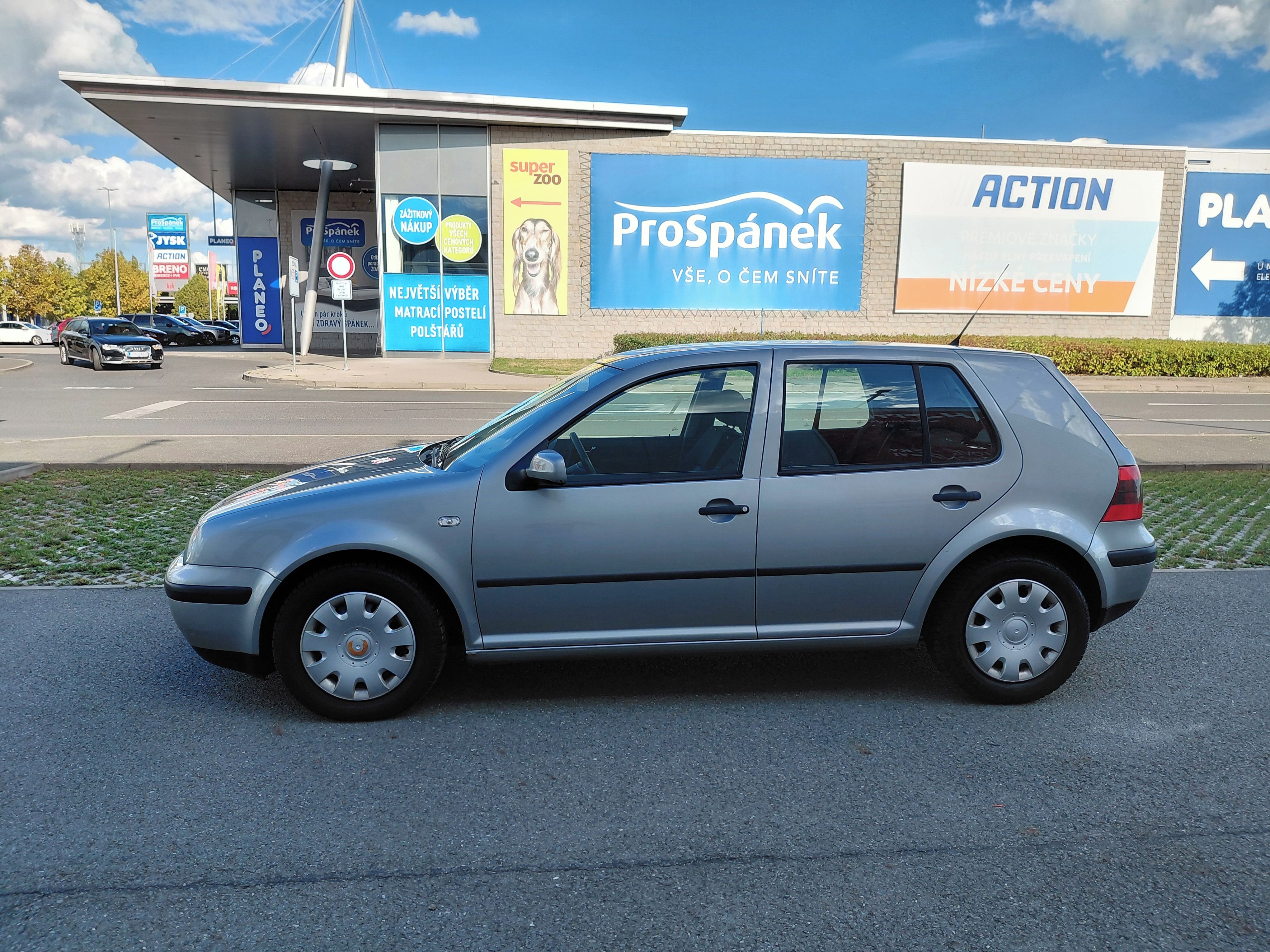 Volkswagen Golf, 1.4 16V 55KW 2.MAJ,NOVÁ STK - fotka 4