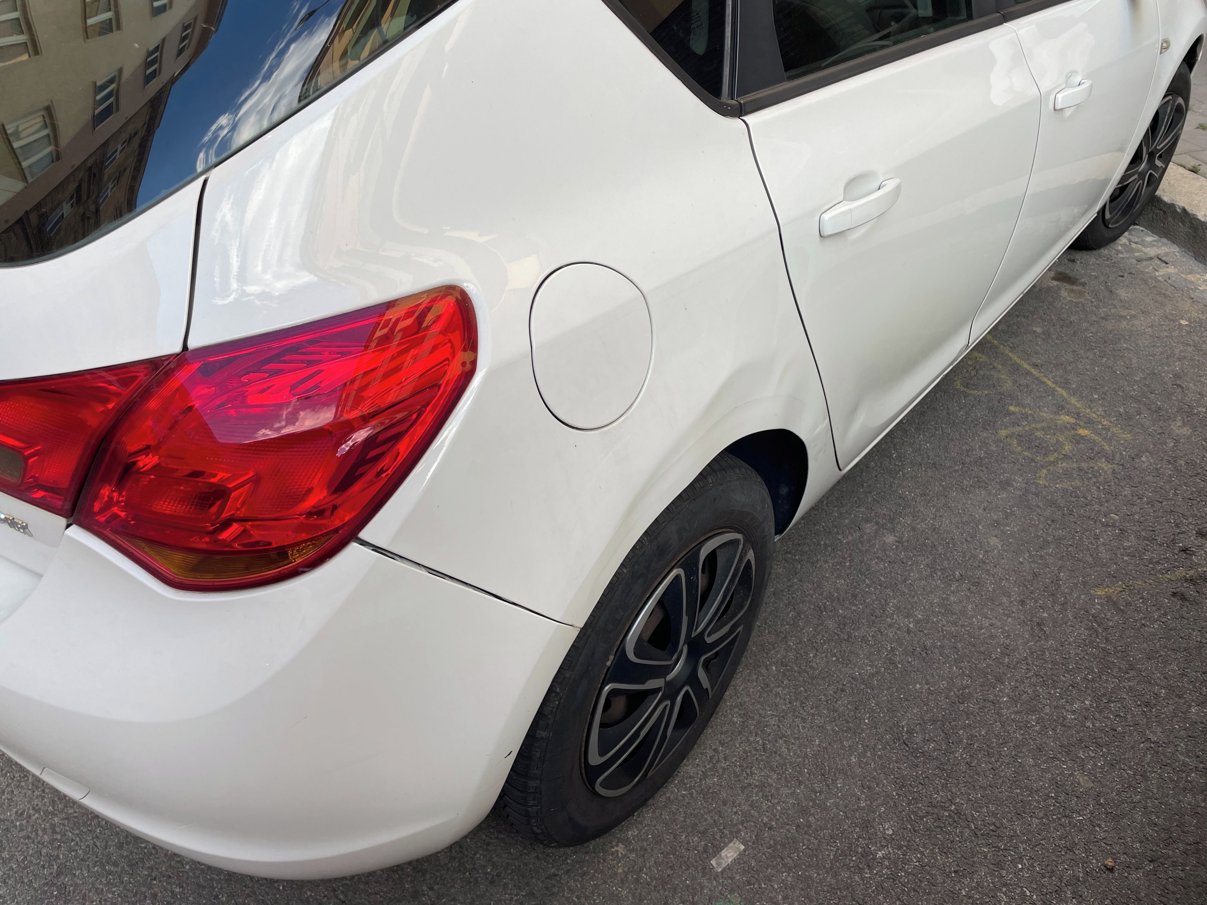 Opel Astra, J 1.4 64 kW - fotka 5